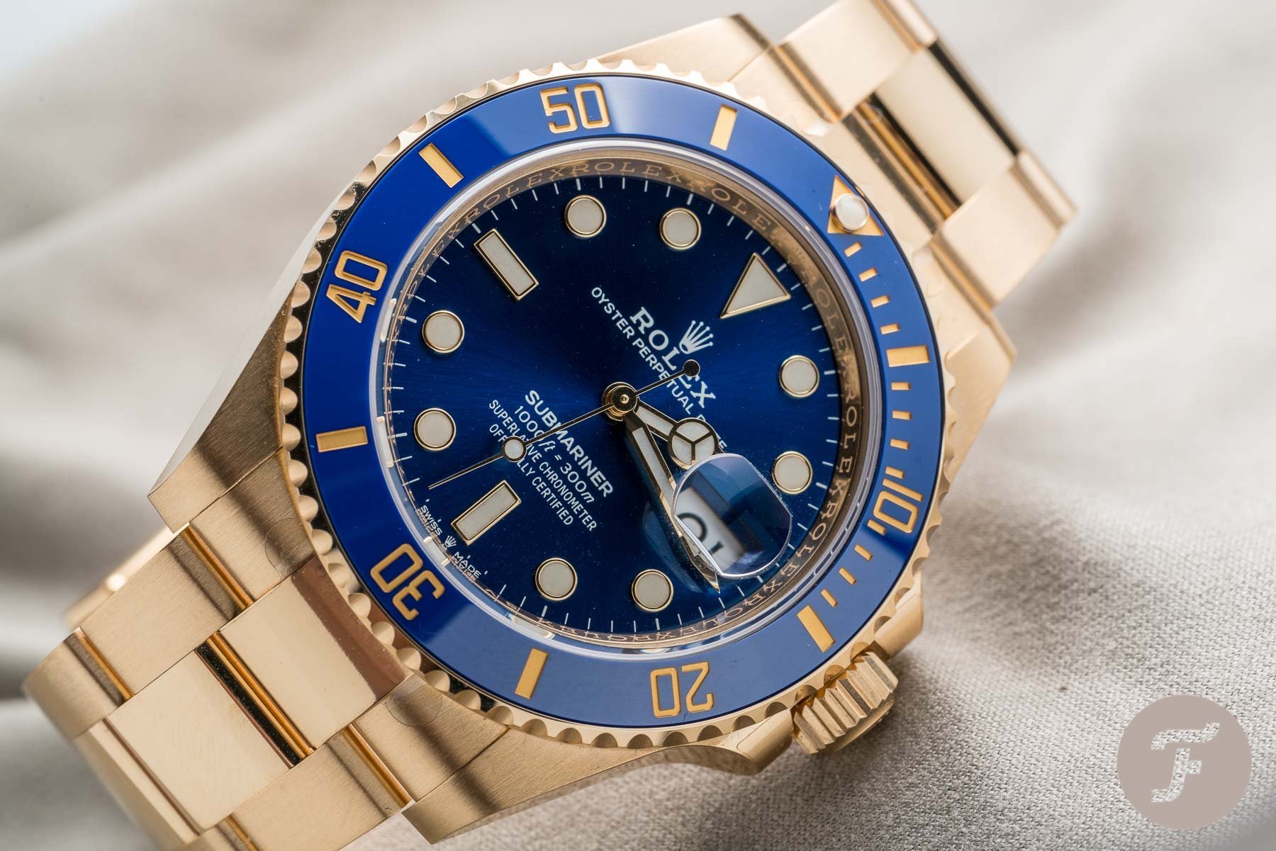 Rolex-Submariner-126618LB.006.jpeg