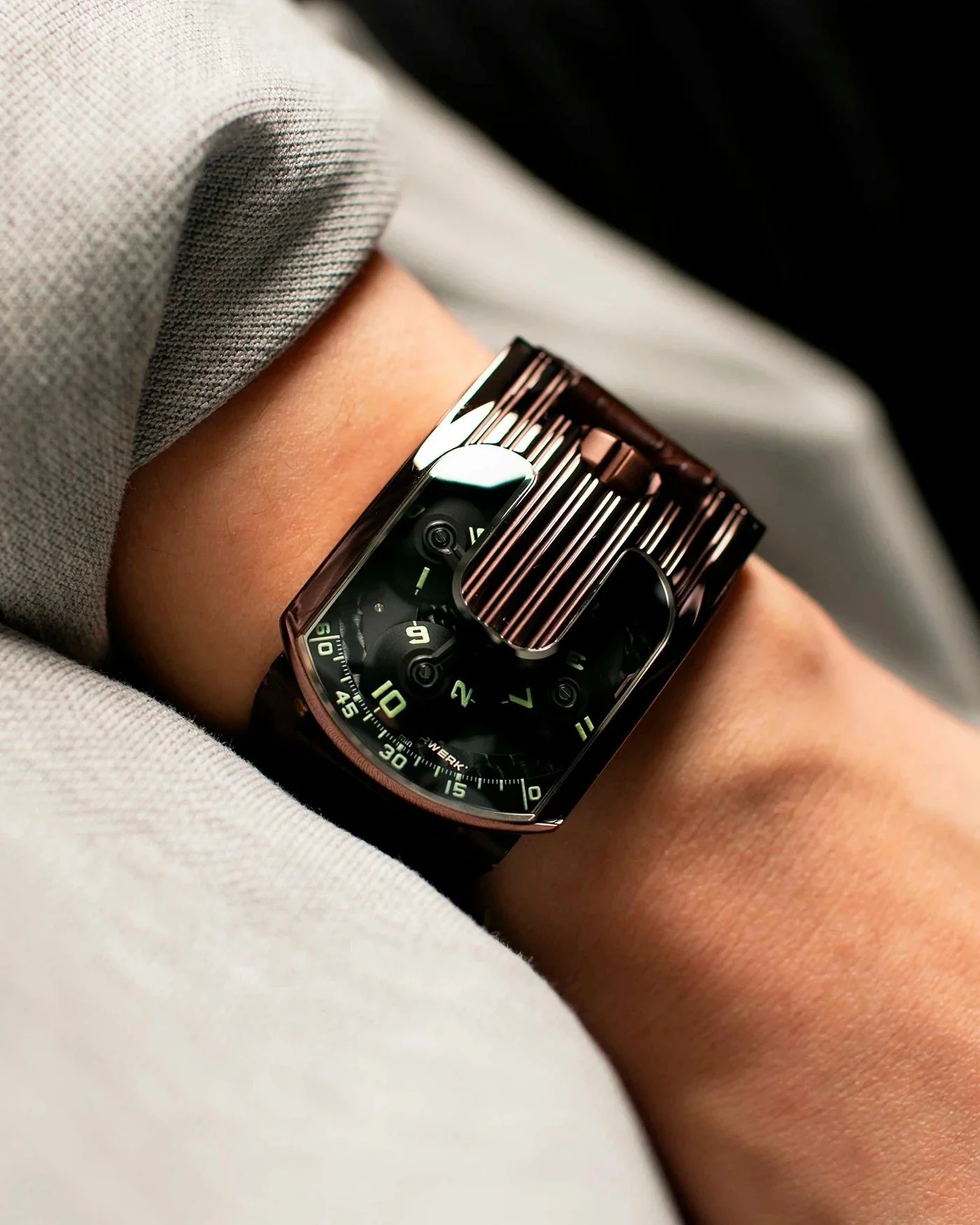Urwerk-UR103.08-TiAlN_0010_Layer-102.webp