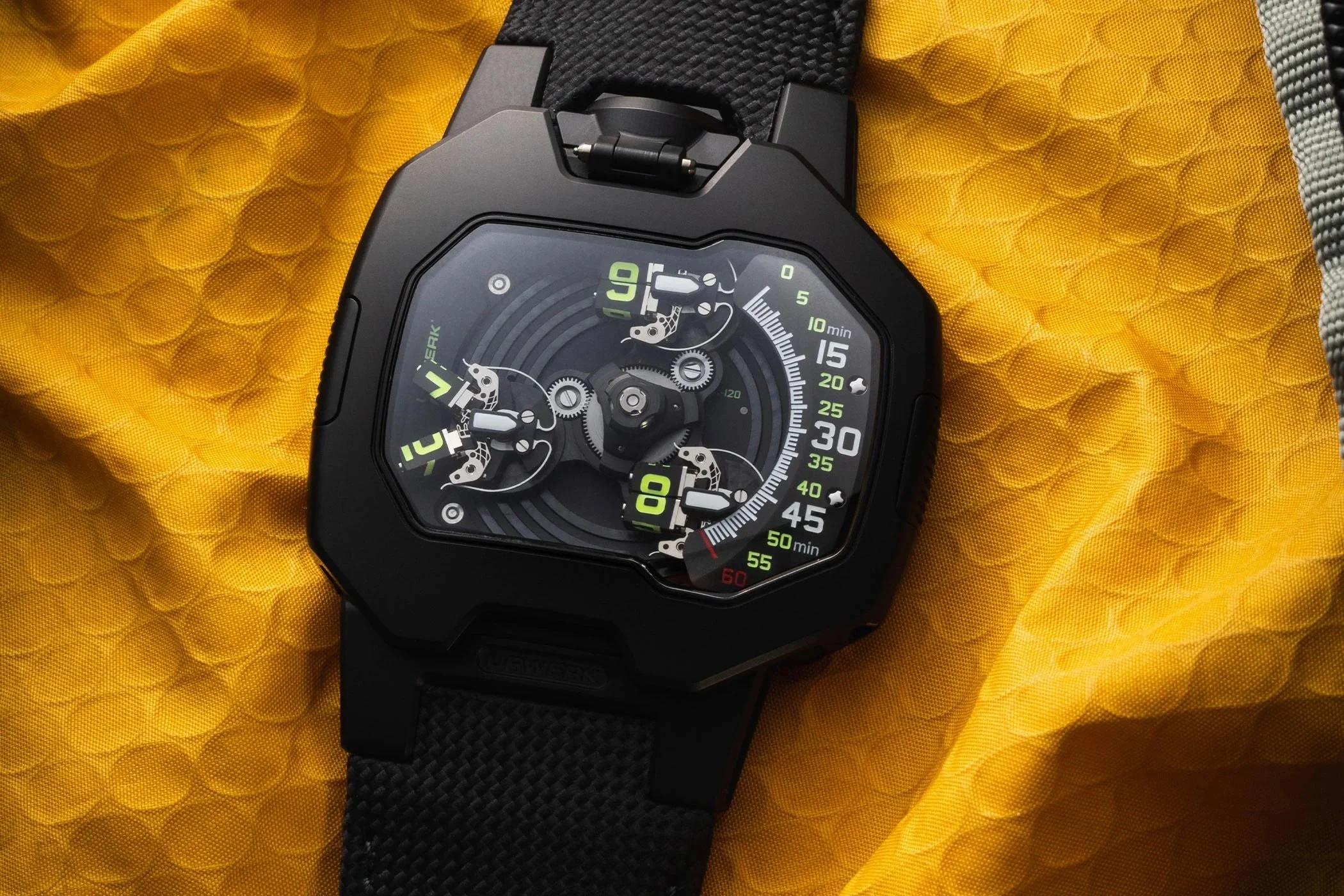Urwerk-UR-120-Space-Black-1.webp