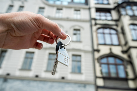 § 23 EStG: Bei privaten Immobilienverkäufen zählt regelmäßig der Kaufvertrag – nicht die Übergabe