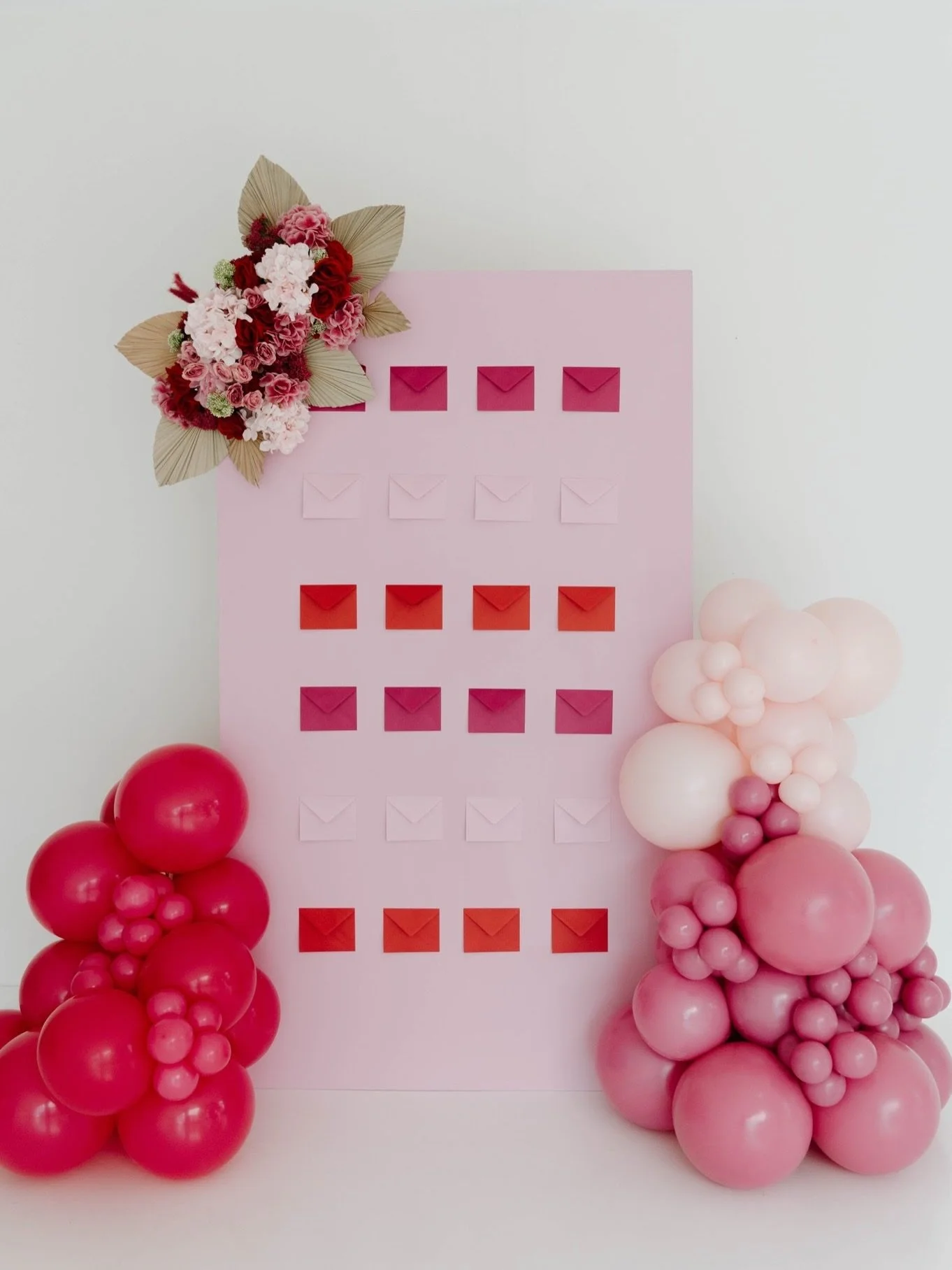 Creating Valentine&rsquo;s Day moments at @solomonsstudio 💕Holiday installs are our fave!!
✨ Booking holiday installs with Radiance Events

#radianceevents #valentinesday #dallasevents #eventdesign #branddesign