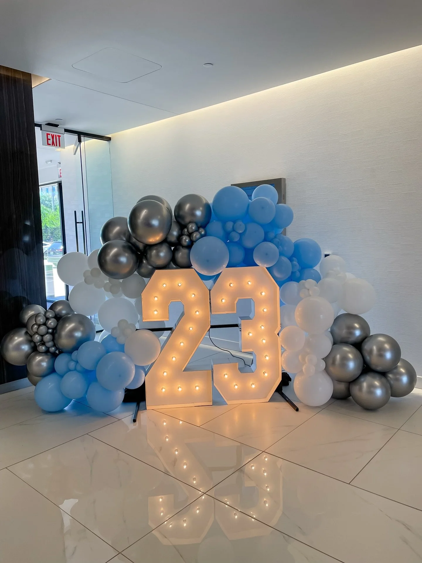 There&rsquo;s just something special about milestone birthdays 🖤✨ celebrating a new chapter and doing it BIG. We loved bringing this Jordan Year to life with custom balloon decor.

If you&rsquo;ve got a milestone coming up, we got you 🎈Tap in to bo