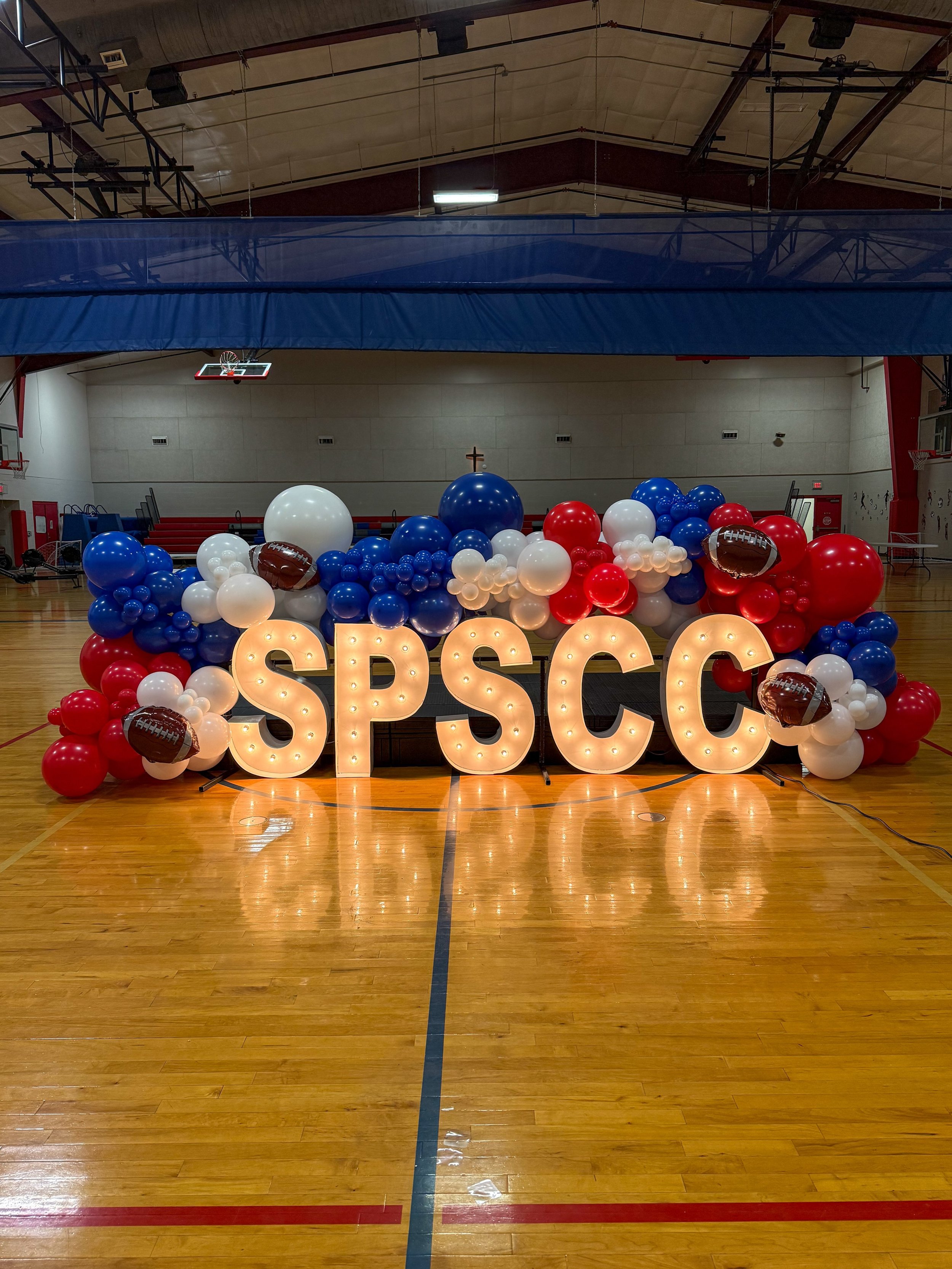 Sometimes all you need is a good photo moment. 🎈✨

Marquee letters + a balloon install can completely transform a space without doing too much.

Businesses, schools &amp; pop up events we can create the perfect setup for your next celebration. 📸

#