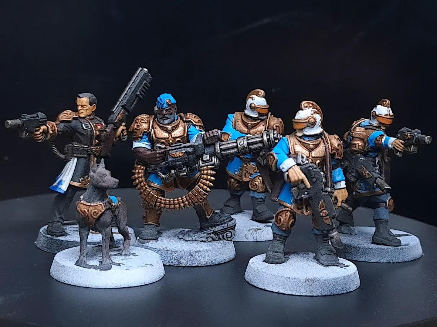 Voidsmen-at-Arms for Warhammer 40K. Painted these guys as part of an Imperial Navy Force commissioned to a Battle-Ready standard (Recruit).

My client opted to base the models themselves so model(s) pictured are unbased.

#warhammer #warhammer40k #mi