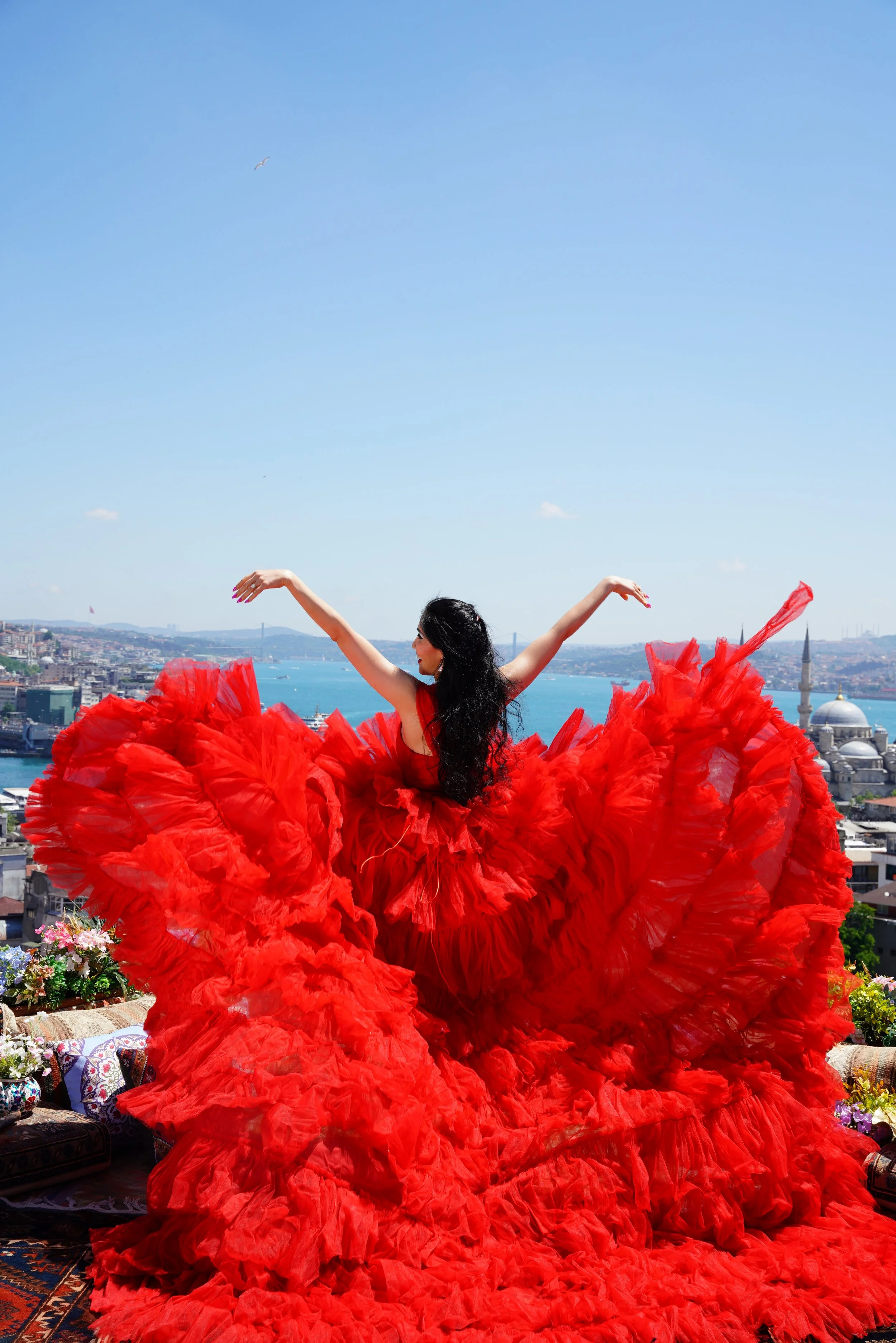 TahtIstanbul.RedDressDrop.JPG
