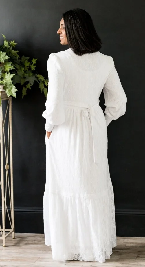 chinese dress ladies Taylor V-Neck Long Sleeves Zipper Back Floral Lace Dress – Curated Brands