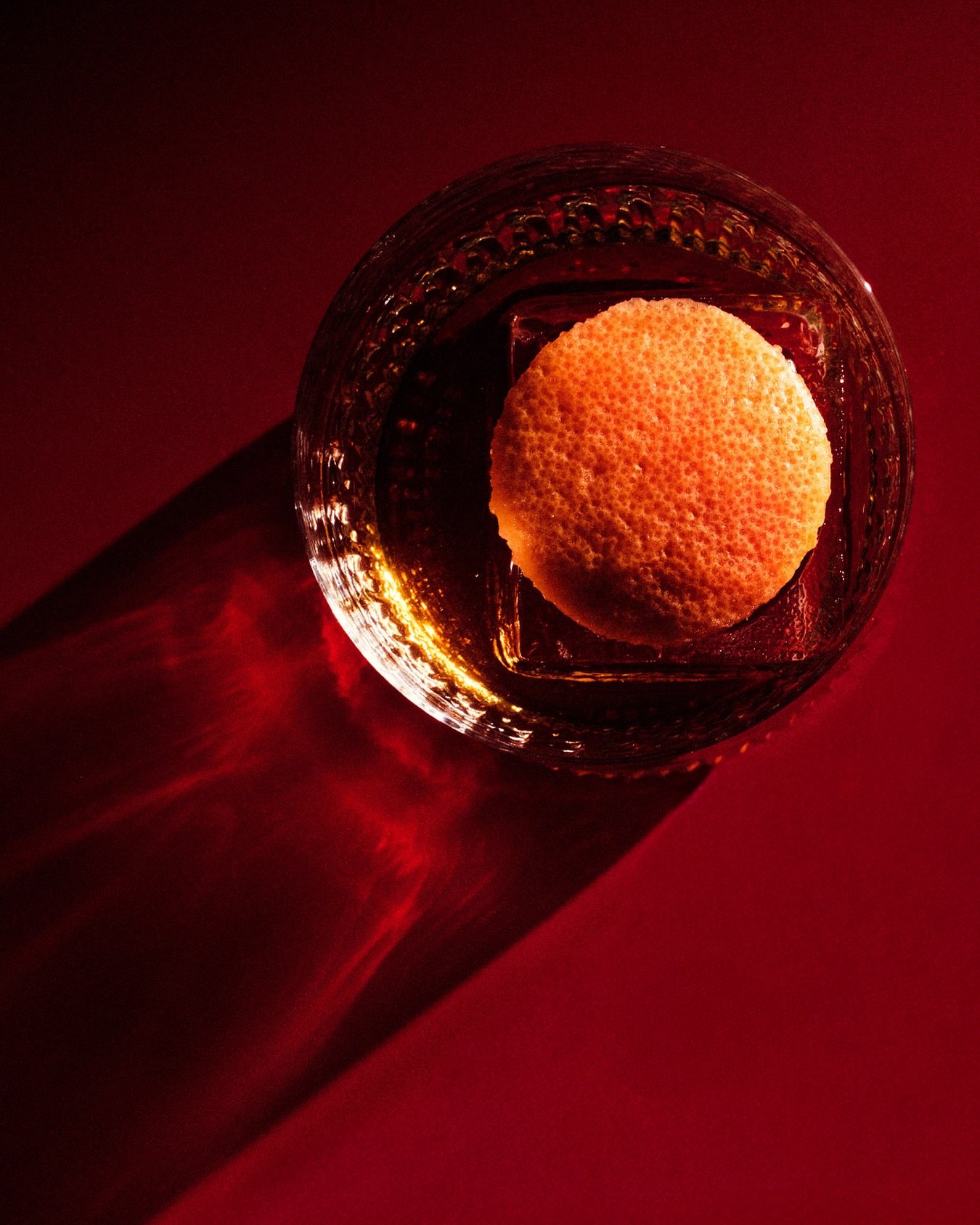 The Circle | Seventy One Gin, muyu vetiver, oak, grapefruit bitters 

@sloanessoho