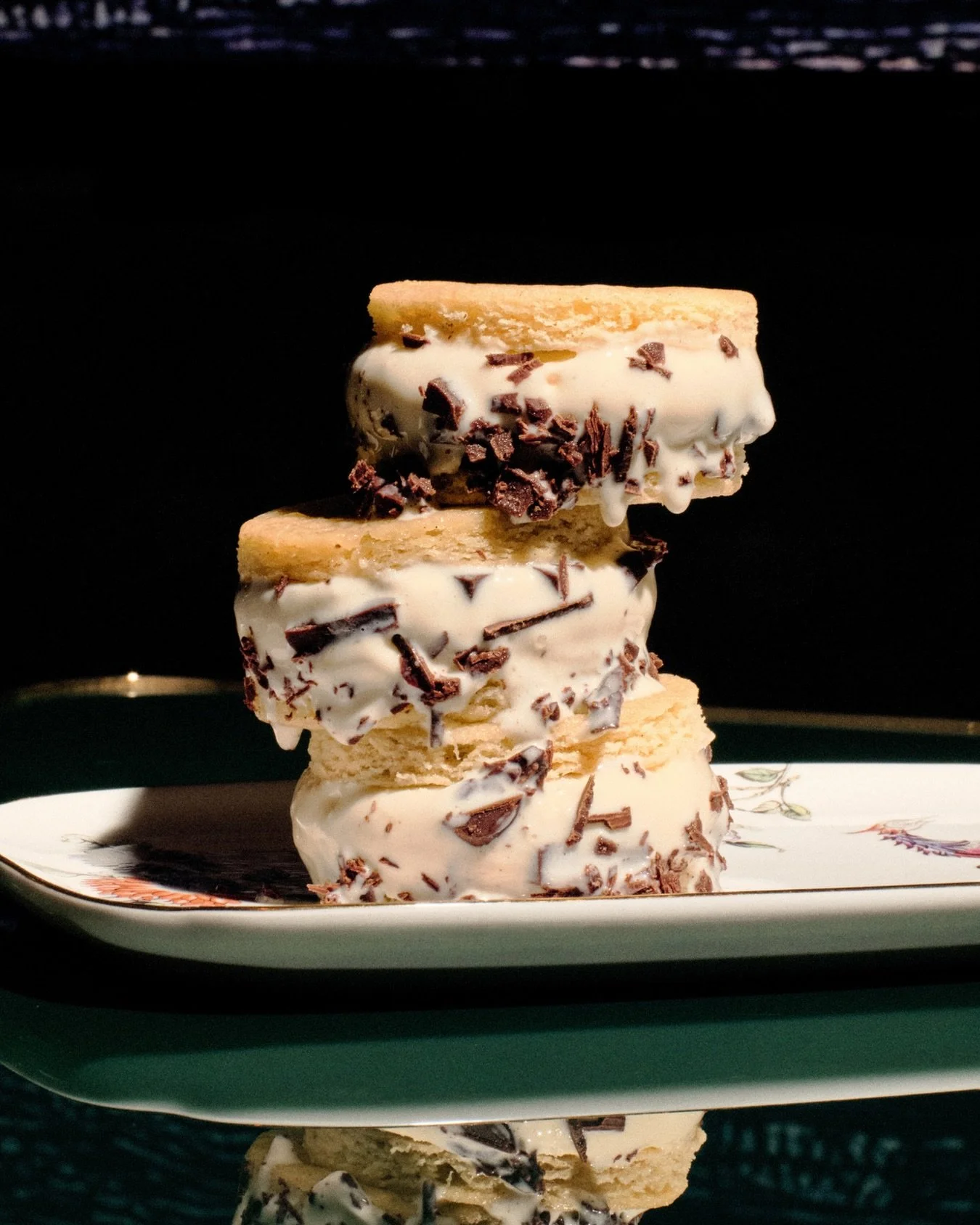 Give me some sugar.

Our ice cream sandwich pairs best with one or two more.