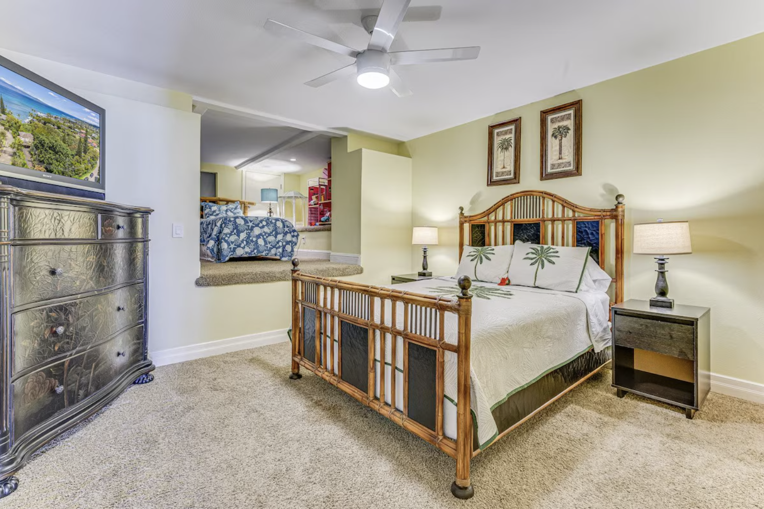 Downstairs guest room1.1