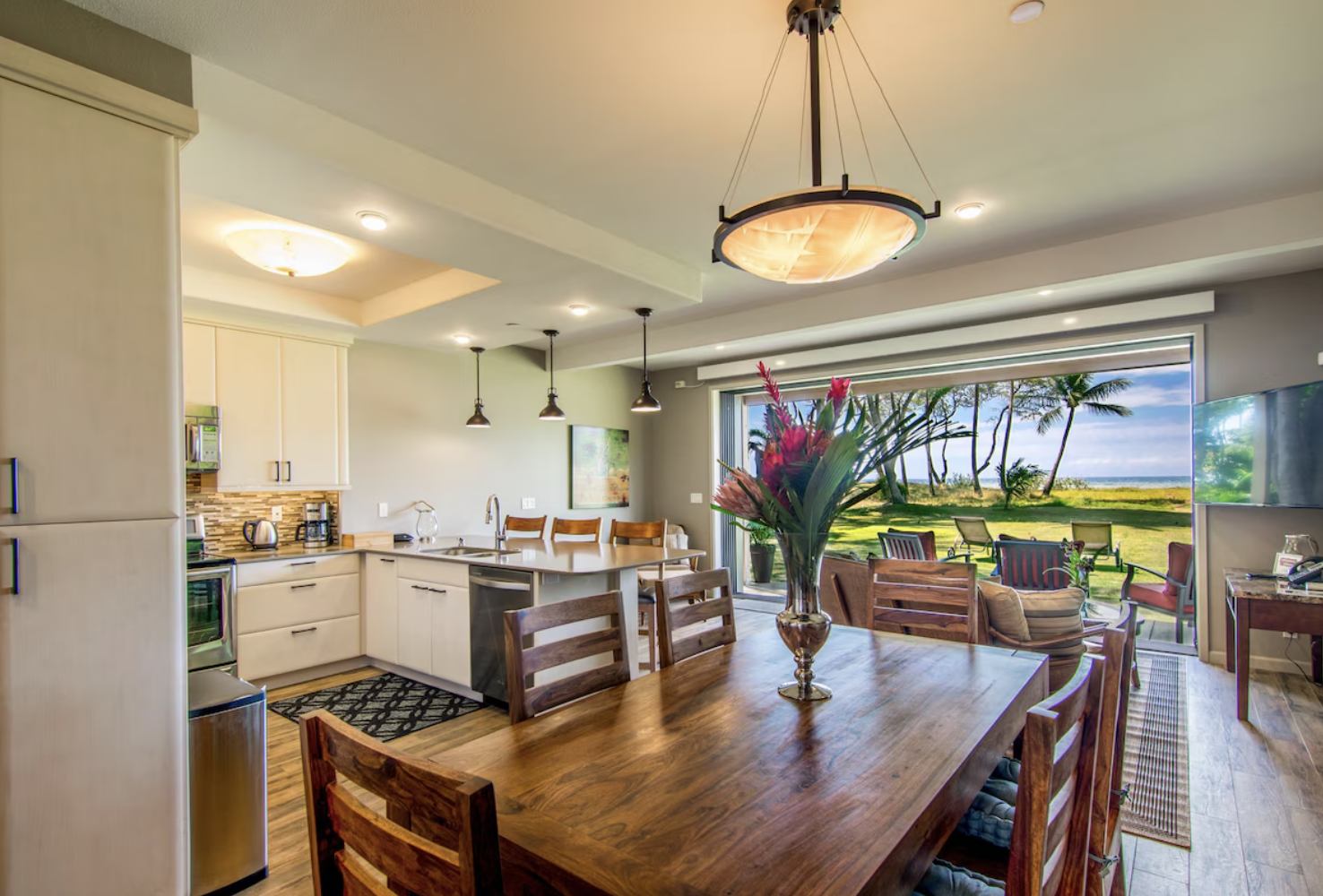 30Downstairs kitchen.png