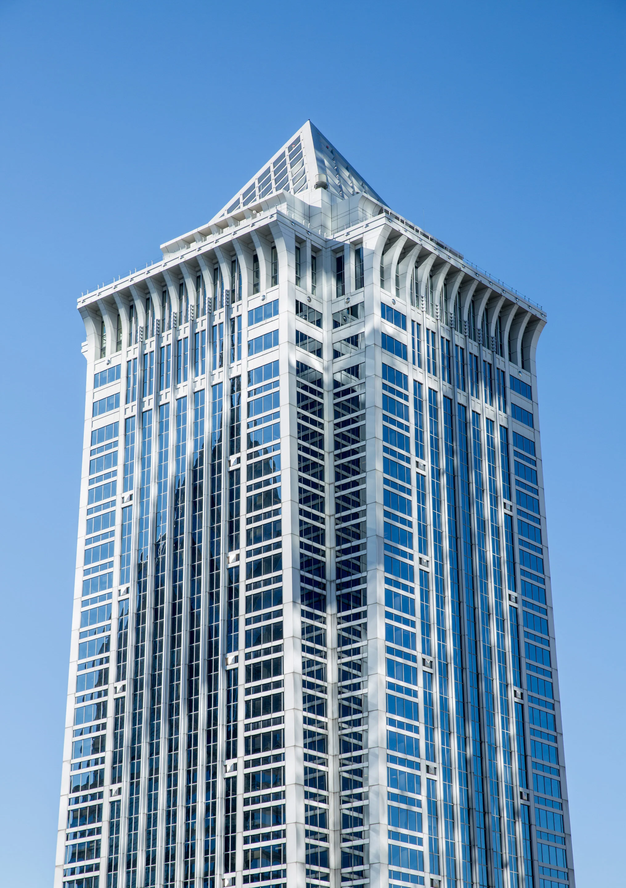 Unique geometry – a look back to deco style – helps a skyscraper take a stand on a city skyline (note that Philadelphia’s Pyramid Club is located just under this pyramid that tops off 1735 Market).