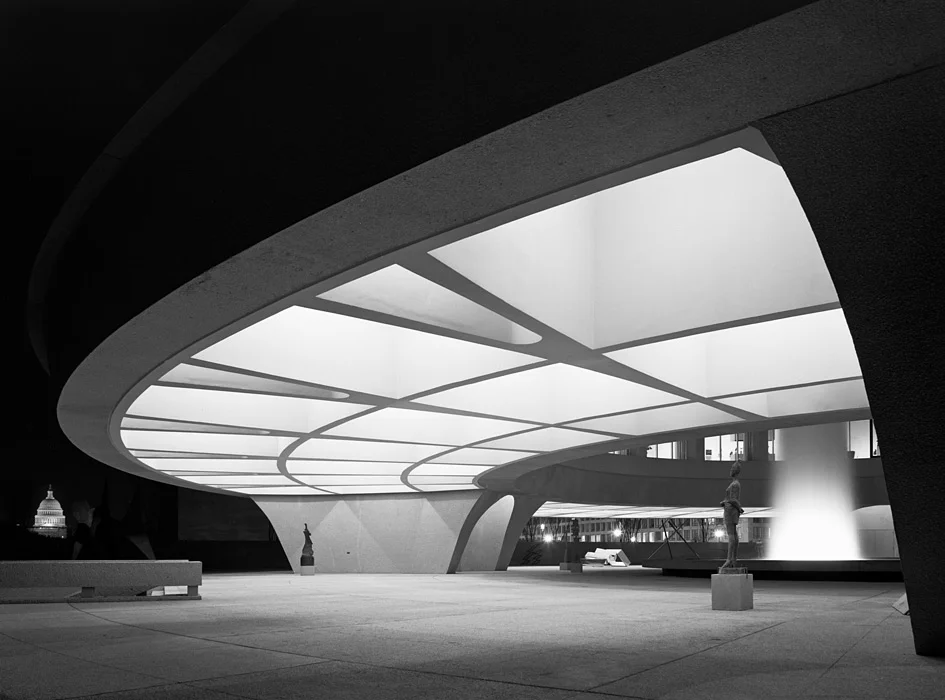 Photo by Ezra Stoller. Hirshhorn Museum, Skidmore, Owings & Merrill, Washington, D.C.