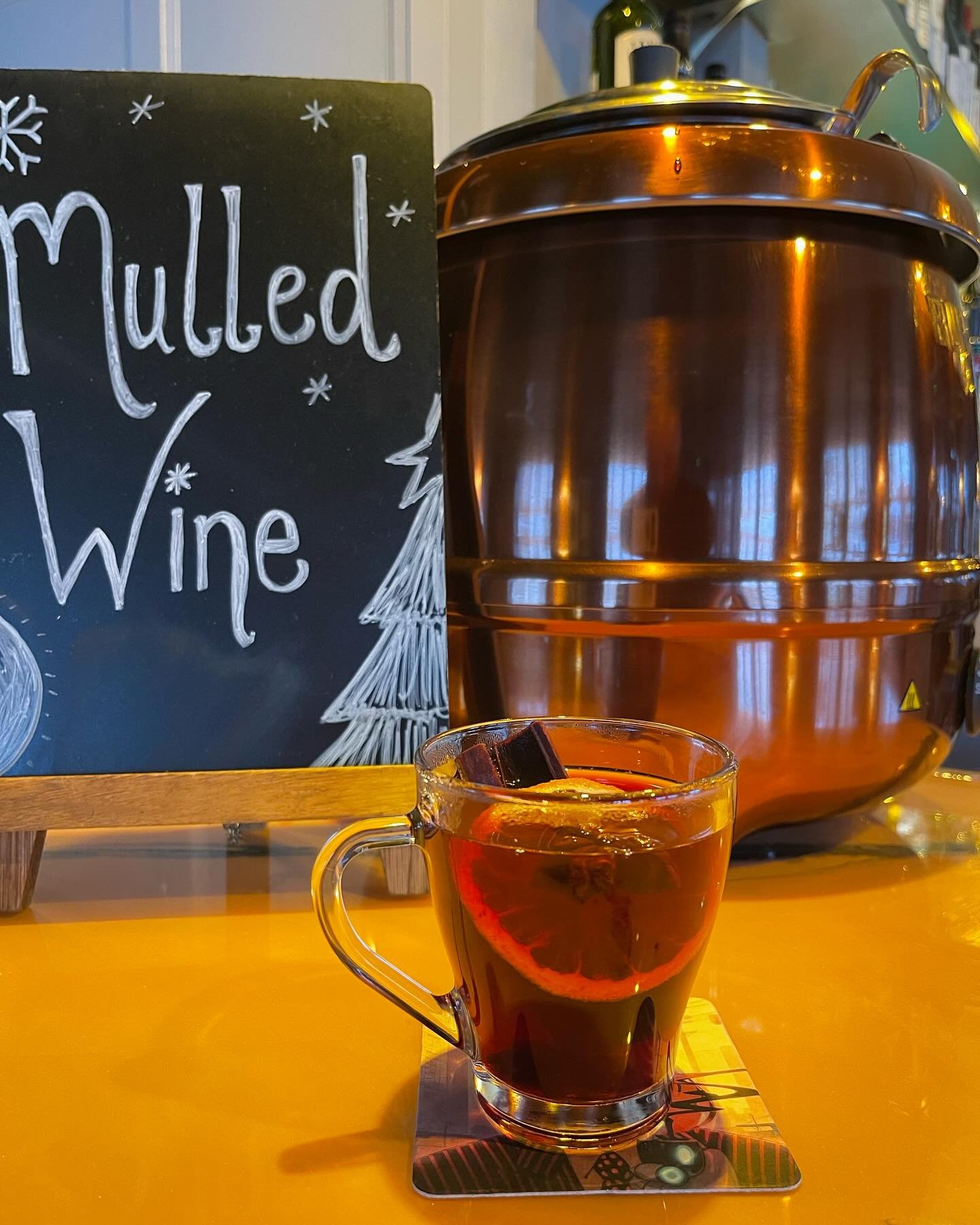 Warm up with a glass of our homemade mulled wine 🍷🔥 Perfect for those chilly nights at the pub!