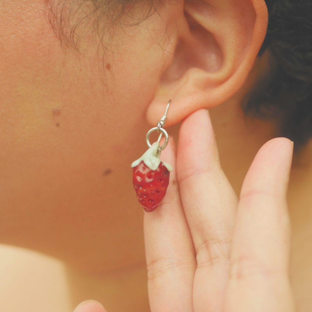 BLOMMOR: Strawberry Earrings