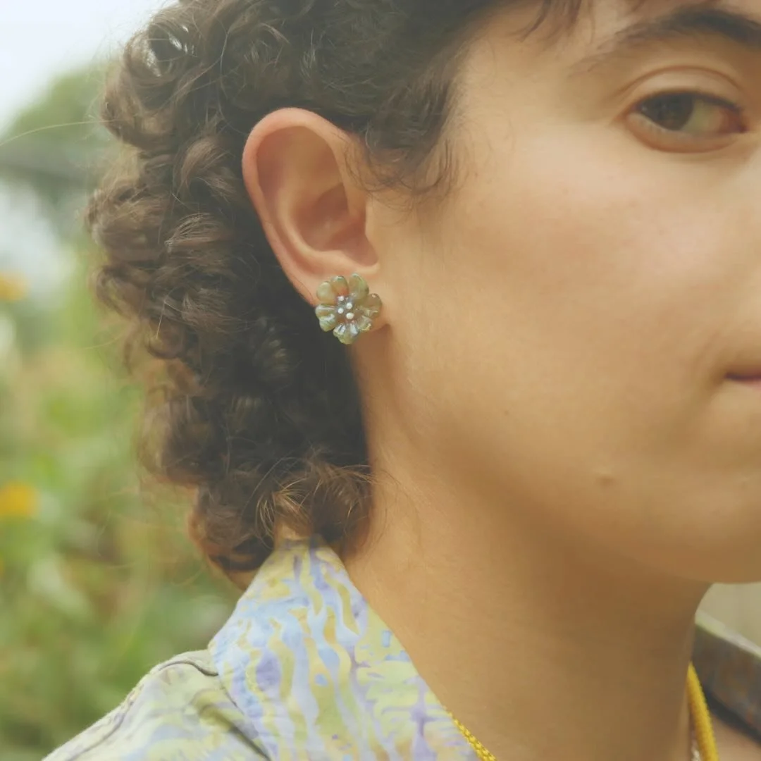 Blommor: Glass Jewelry Collection. 🌸

Here are more pictures from the shoot!!
These earrings and bolo ties will be available for sale at @bresalempls on October 19th! 

#collection #glass #glassjewelry #mnartist #flowers #hottie #minneapolis #glassa