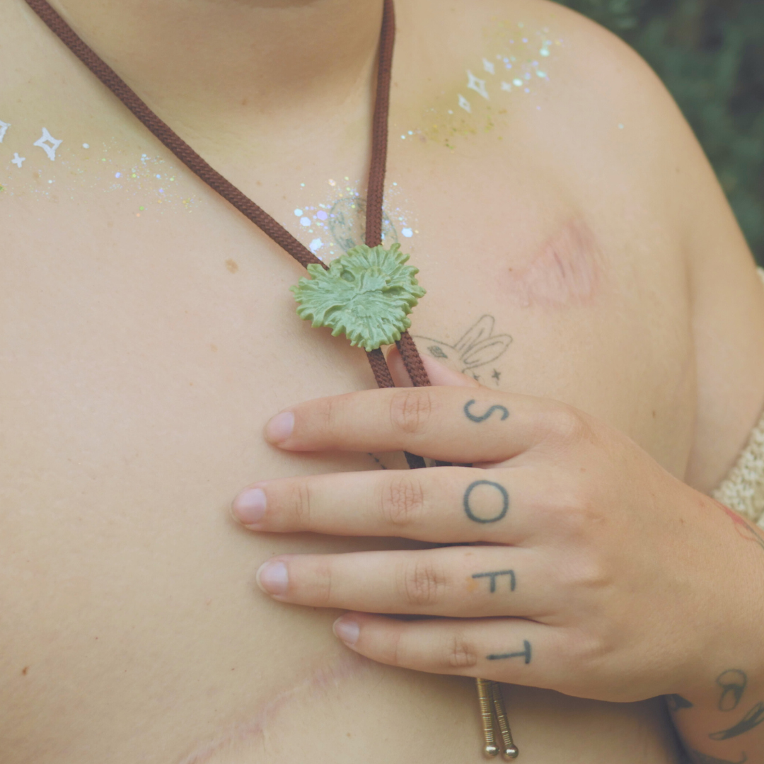 BLOMMOR: Lichen Bolo Tie