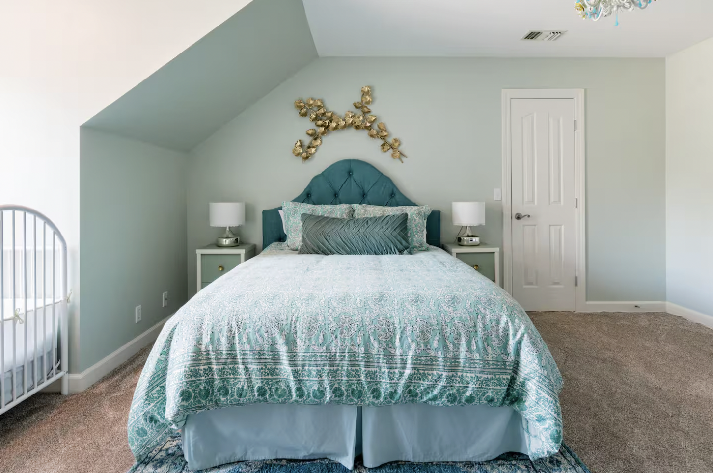 The Mary Claire (SOLO Queen Bed)