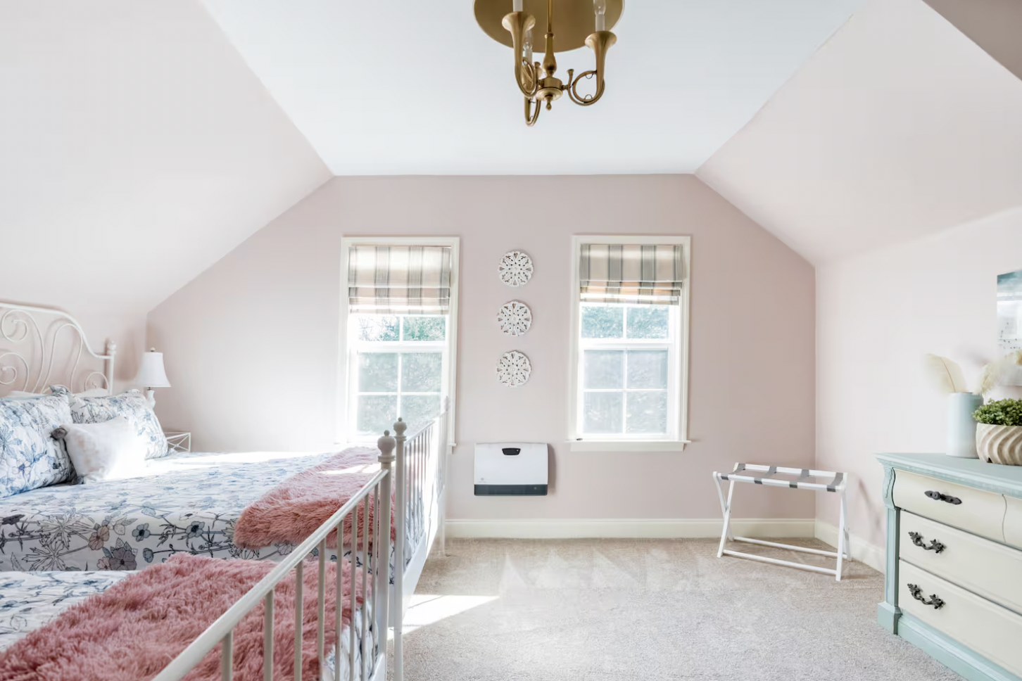 The Tiina (SHARED Queen Bed)