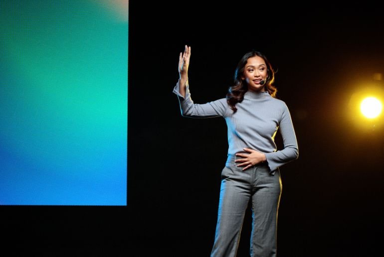 Public Speaking Success: Essential Leader Insights
