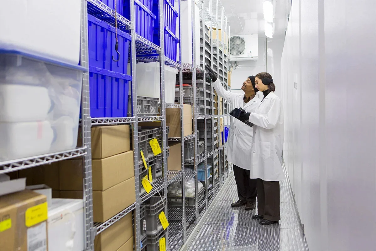 pharma-storage-_0002_Freezer-Storage-nomasy.webp