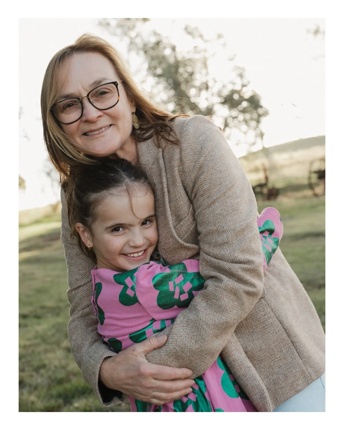 This time of year is so special 💕 
My long time friend Tobias and his beautiful family just after Christmas enjoying a game of cricket, laughs and a good time together. 

Update your family photos + video in 2026. Send us a DM to book. 
..
..
..
#fa