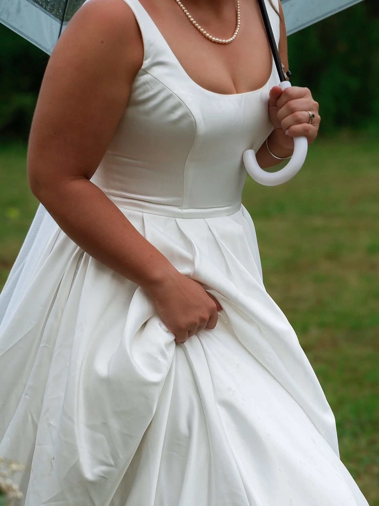 Romance, but make it 
Quite. 

Artful. 

Effortless.

Venue / @rockabbey.gardens 
Bridal Dress / @lanewaybridal 
Celebrant - MC / @samanthaskinnercelebrant 
Makeup / @ruralbeautycollective 
Hair / @crophairdesignguyra 

#weddingdress #weddinginspirat
