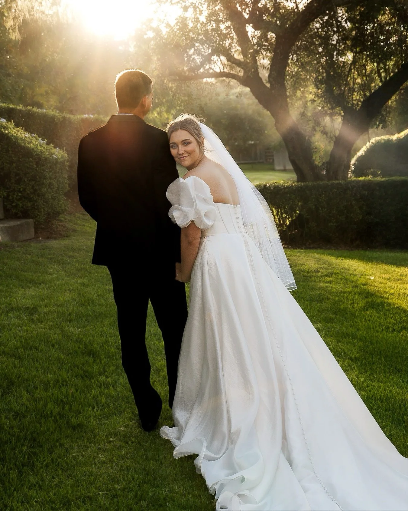 All emails have been replied to. If you haven&rsquo;t got one sitting in your inbox please check your spam/junk. 

Taking it back to one of my first weddings as a photographer the beautiful Madison + Angus 🤎 First half of 2026 weddings are done but 