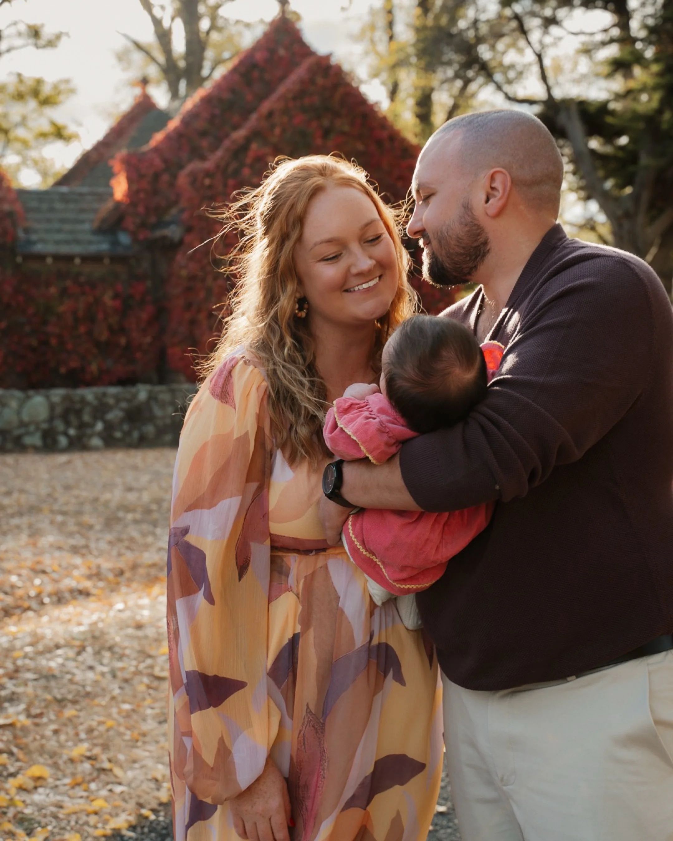 🍁 The colours, the sun and the cutest family 🍂🍁

What a beautiful time of year to capture the love of family.