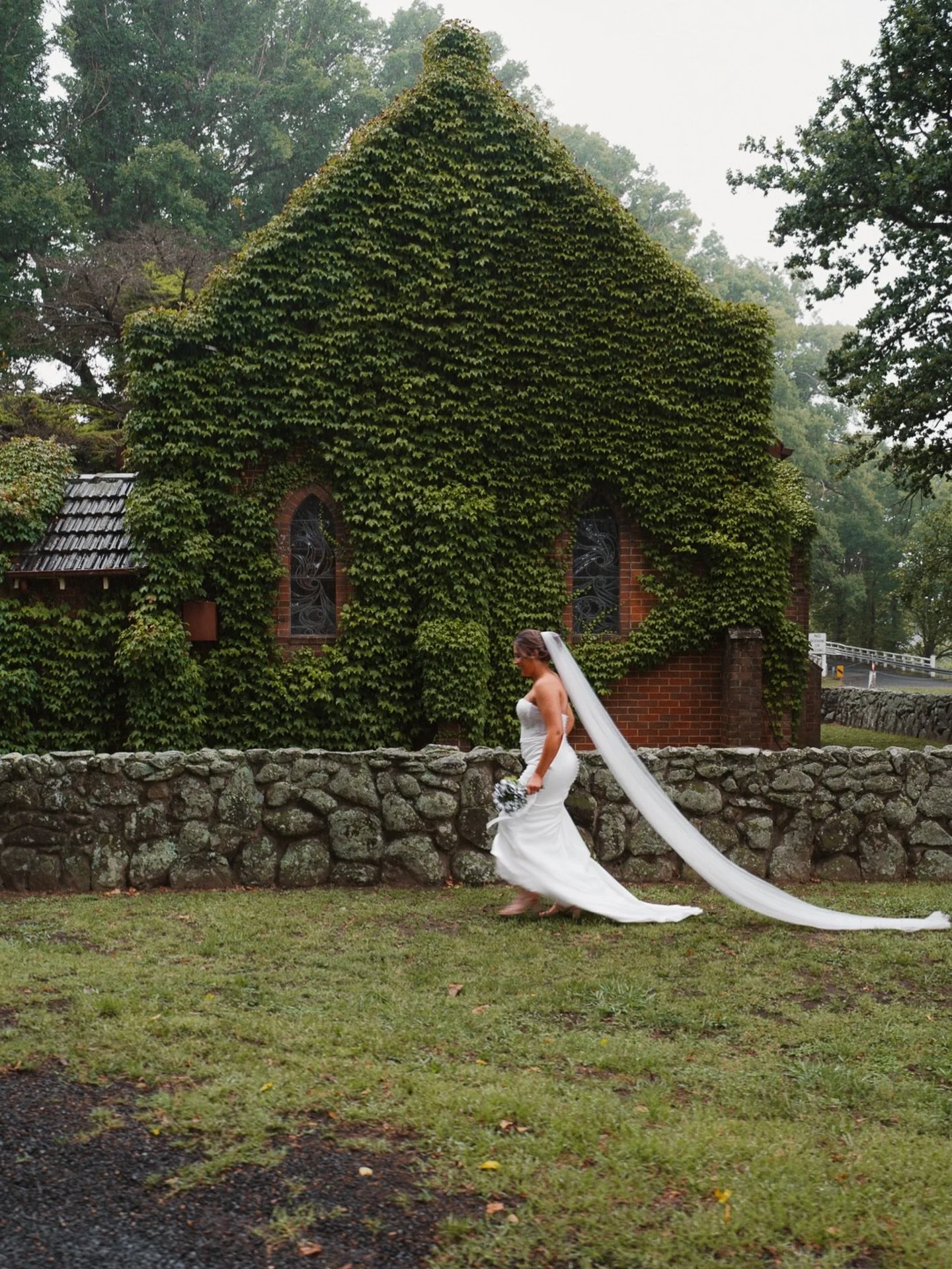 This location, this dress = perfection
.
.
.
#wedding #weddingday #bridaldress #bridalinspiration #bridaldress
