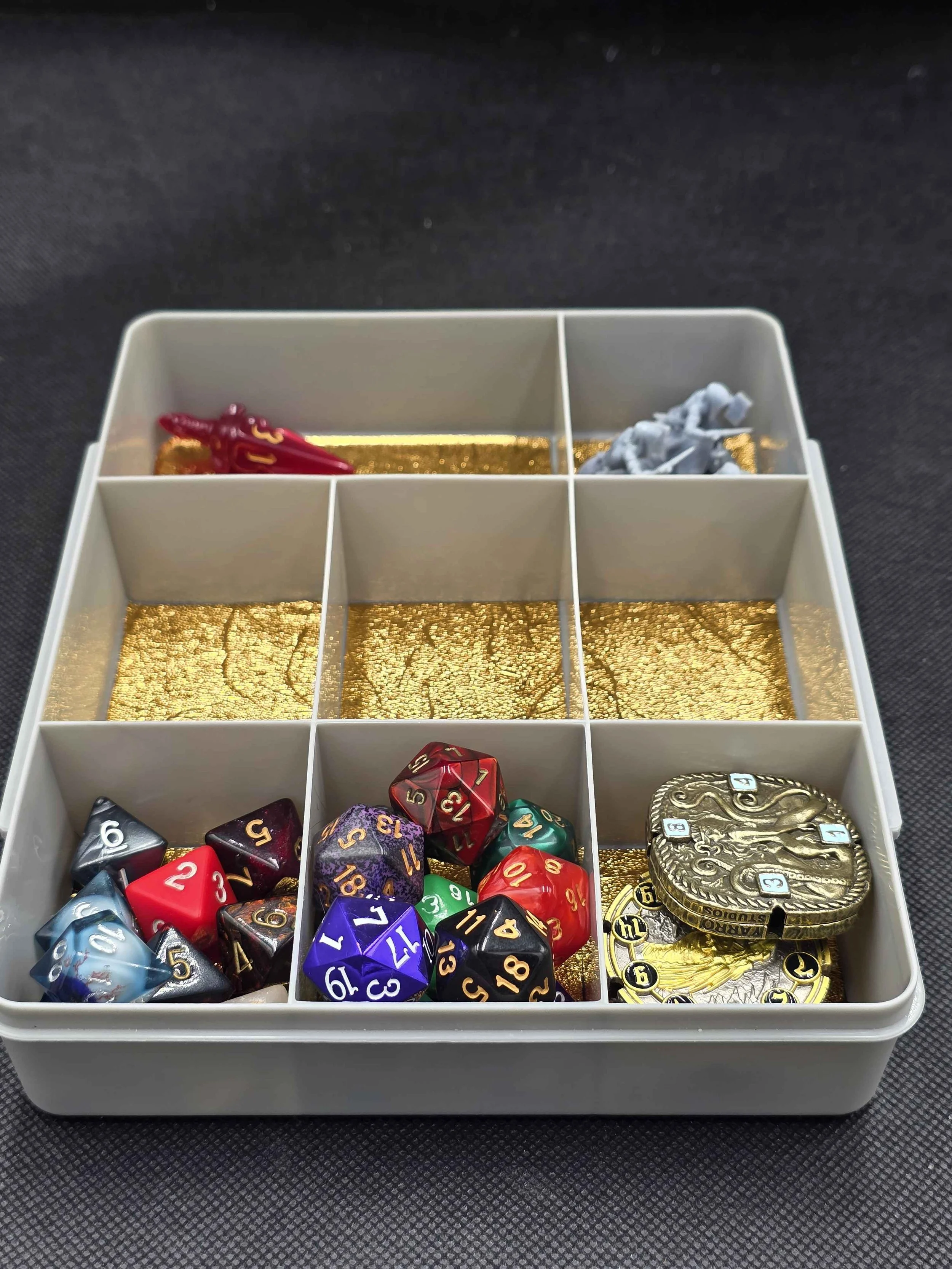 dice_box_C.jpg