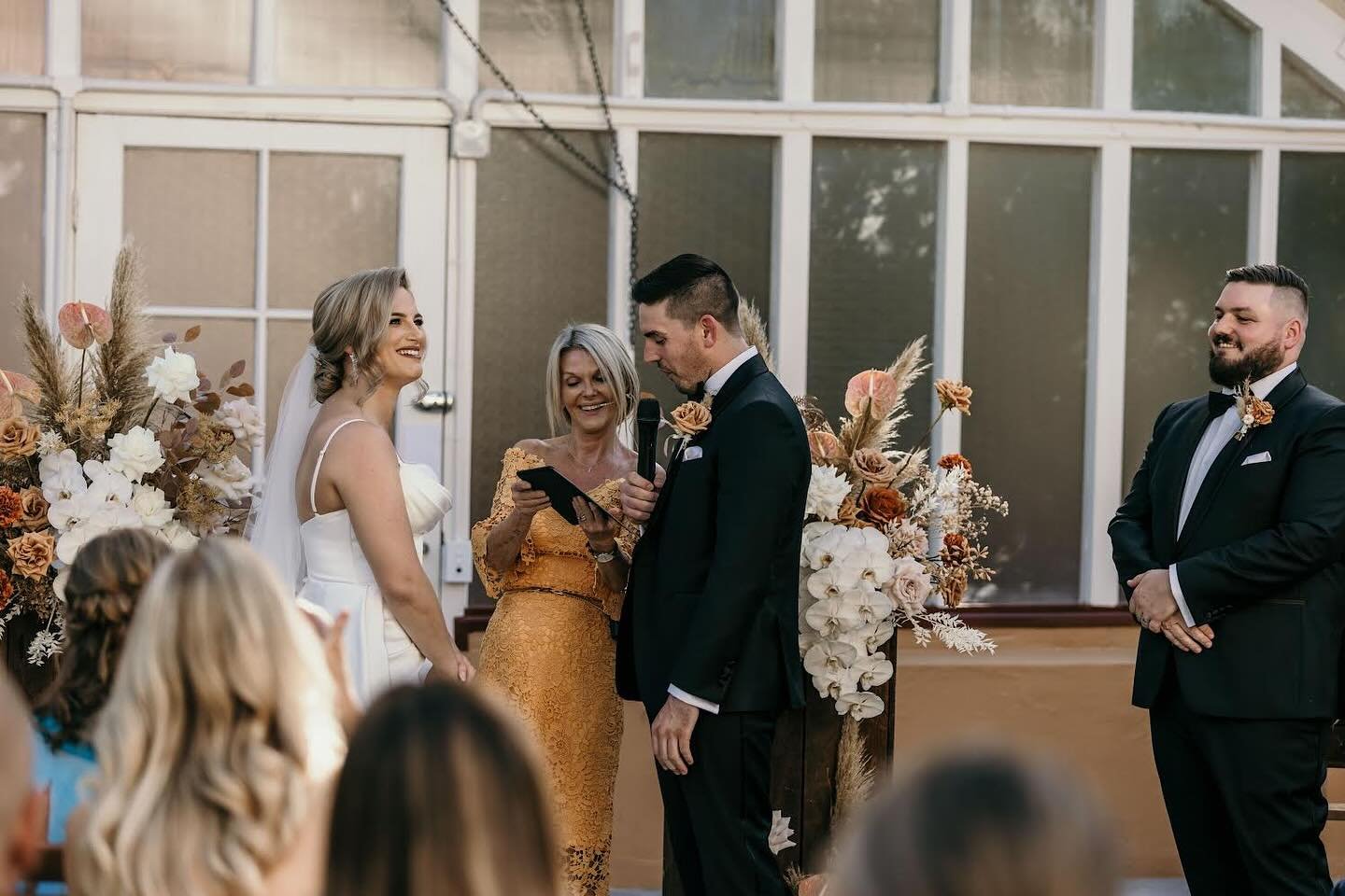 Always so much fun to laugh with my couples during the ceremony ❤️