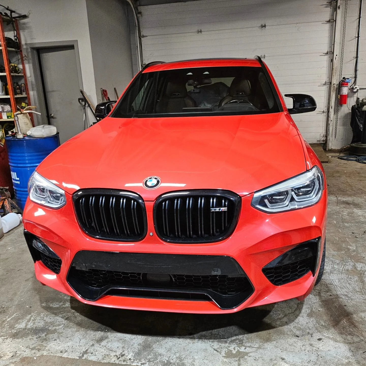 No, it didn't break down. It just came for new winter shoes 🙂