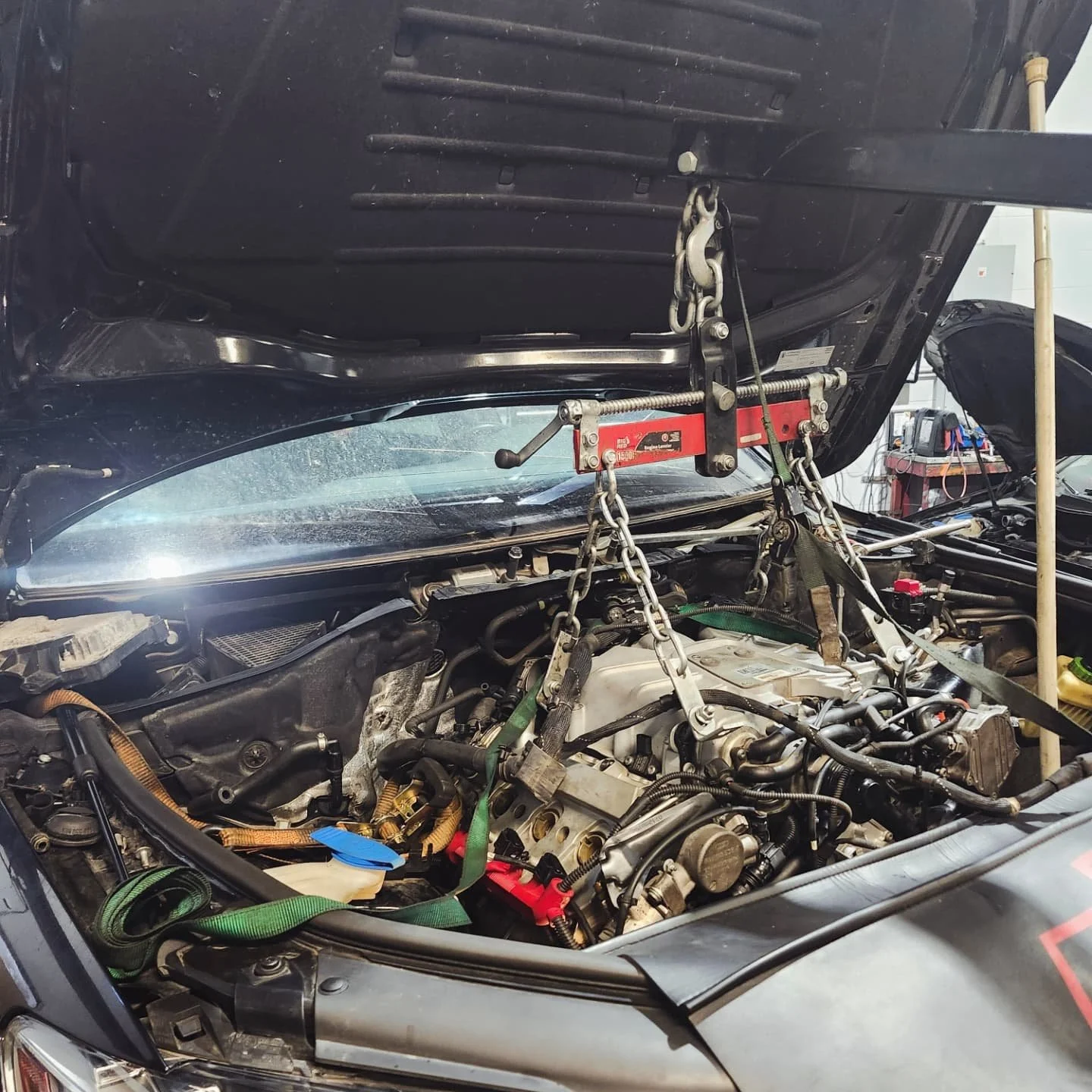 &quot;Audi Q7 3.0T SC came in with engine timing codes. 🛠️ Fixing it right meant an engine-out job to replace all timing components. Another big repair, another satisfied customer! 🚙✅

#AudiQ7  #EngineTiming #AutoRepairs #PrecisionWork #HappyCustom