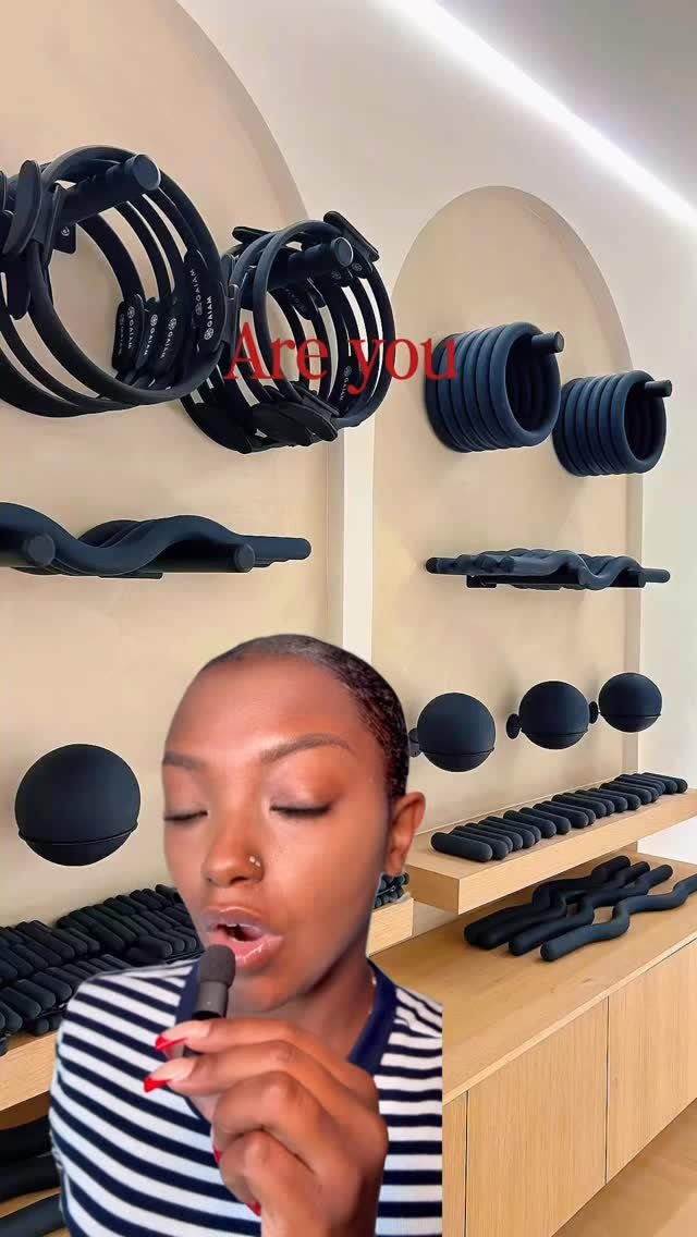 If your Pilates studio is only posting workouts… you’re missing the bigger picture.
People don’t just want Pilates.
They want the Pilates life. 🧘‍♀️✨
The outfits, the smoothie runs, the clean girl lunches, the energy of the s