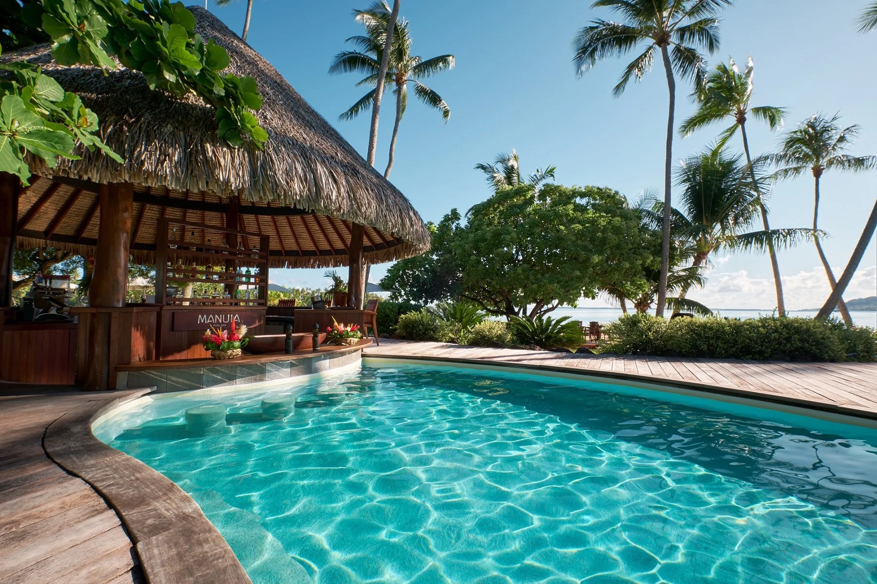 Le Taha'a_Manuia Pool Bar-2.jpg