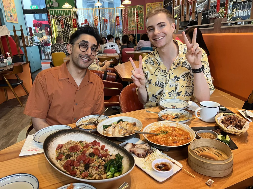 Romantic Anniversary &amp; Honeymoon Travel in Singapore and Bali