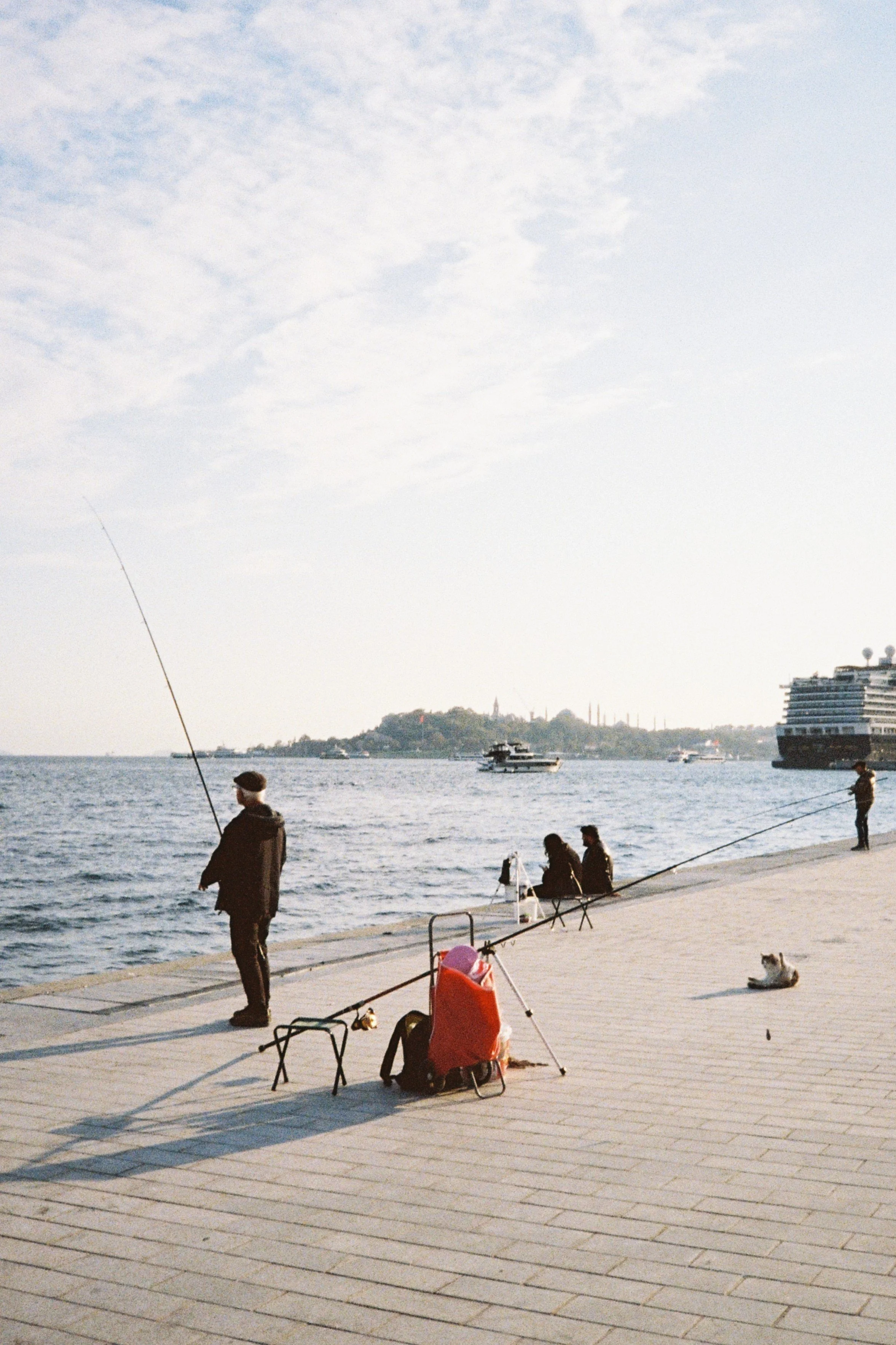 istanbul-bosphorus-sunset-fishermen.jpg