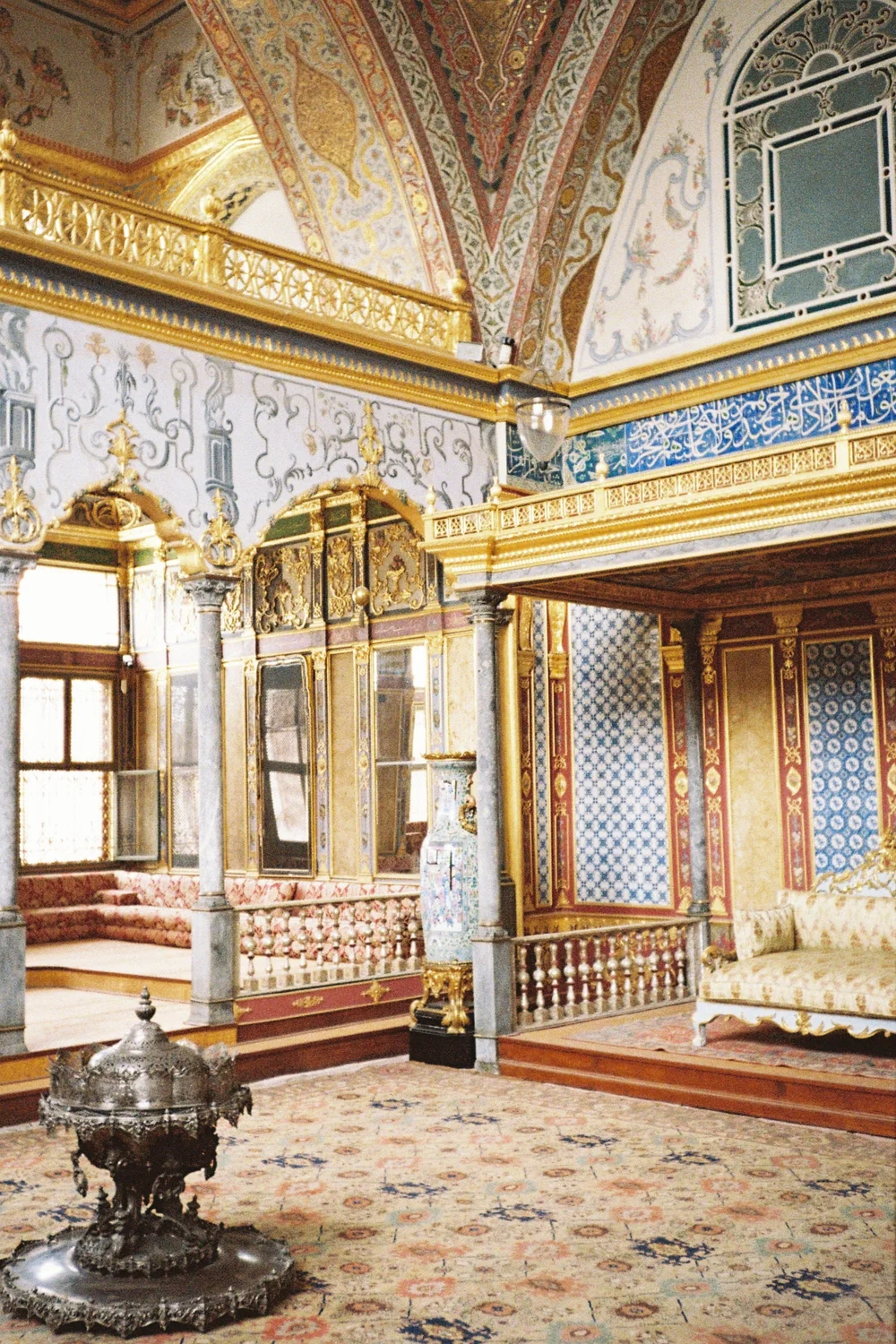 topkapi-palace-harem-istanbul-2.jpg