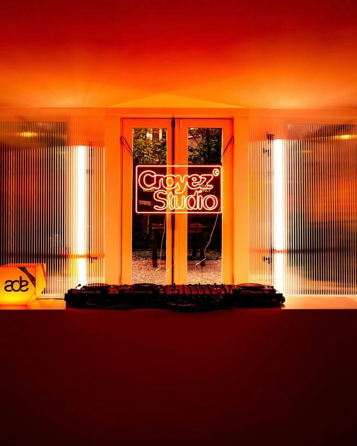 @croyezhomme during ADE 2025. Community building done right!