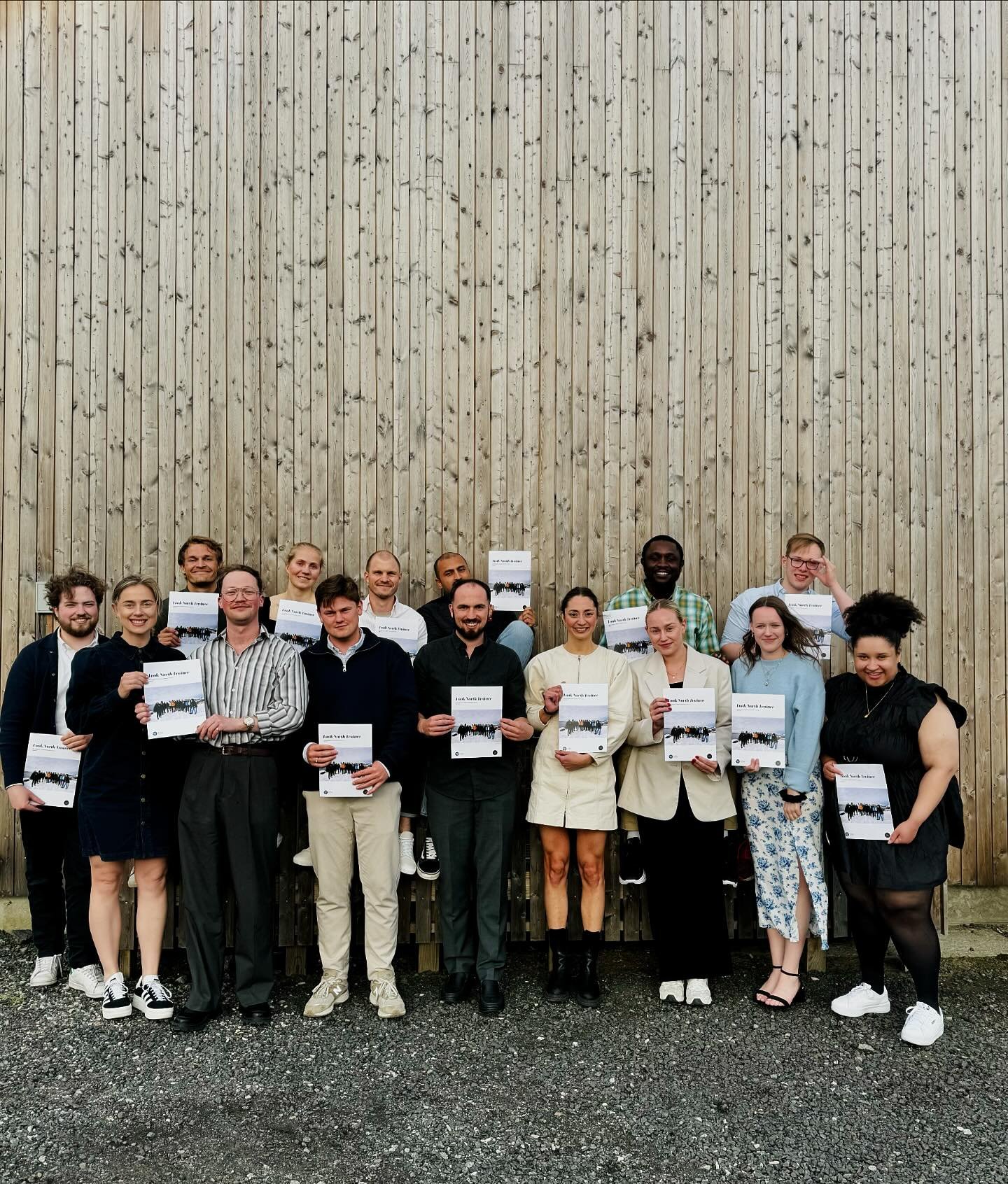 Vi teller 9 måneder og 17 traineer - for et traineeår vi har lagt bak oss 🌟Vi har reist rundt i hele Lofoten og Vesterålen, spist god mat, bodd på fine og spektakulære plasser, gjort mye gøy, blitt veldig godt kj