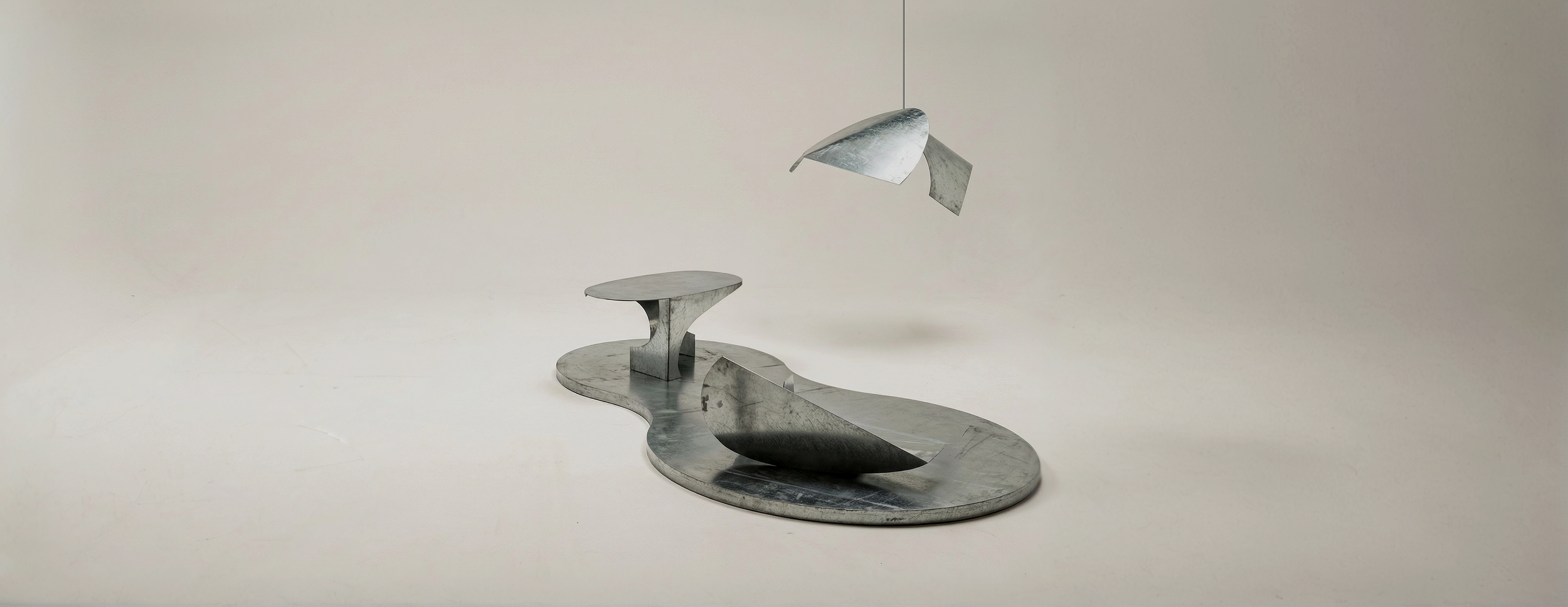 Gemini armchair est fait en tôle d'acier bleu