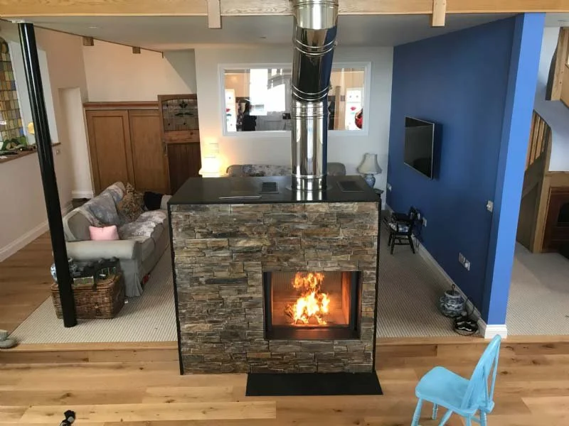 Central Feature Fireplace with Stuv