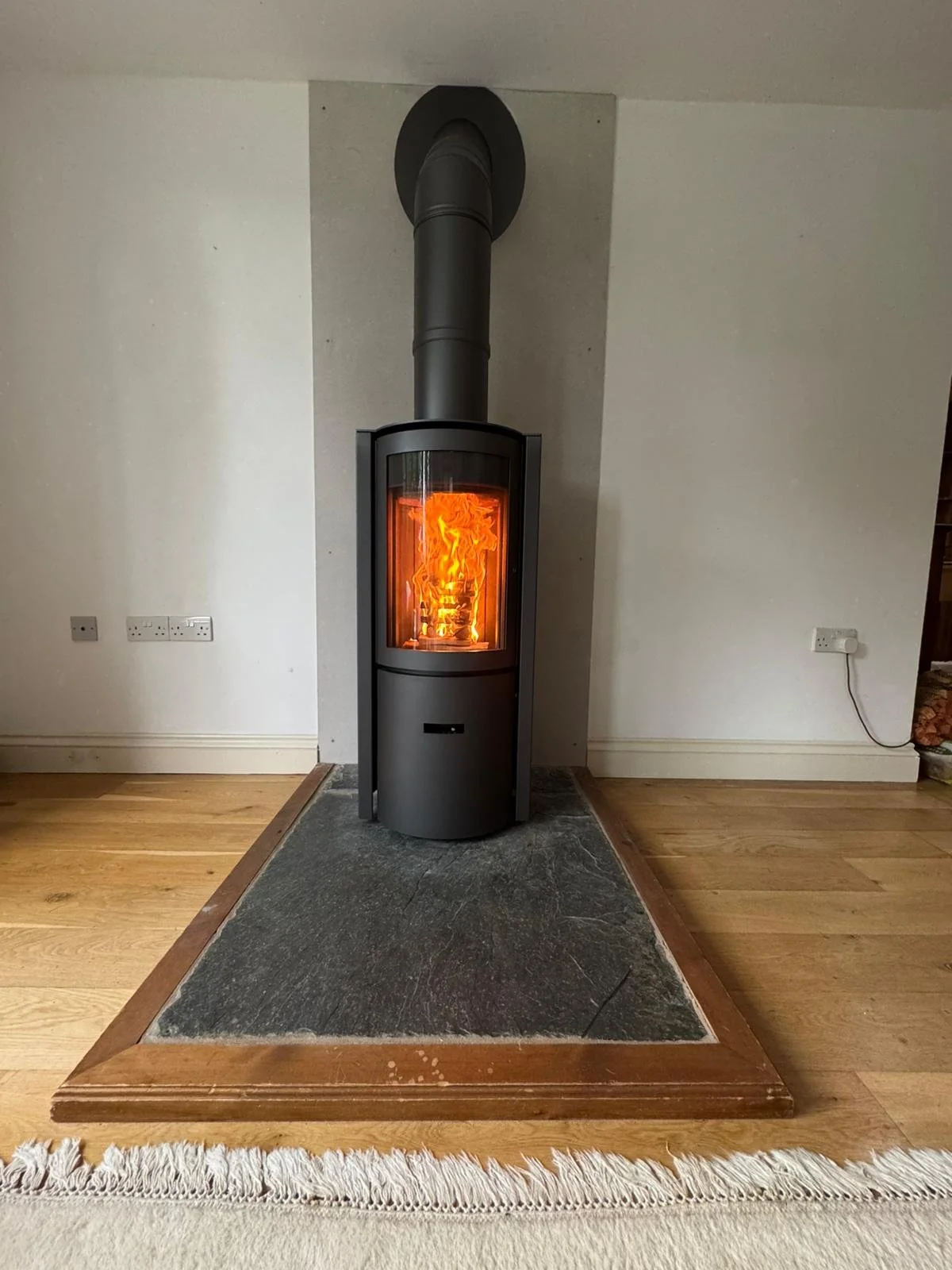 Stuv 30 Frestanding rotating fireplace