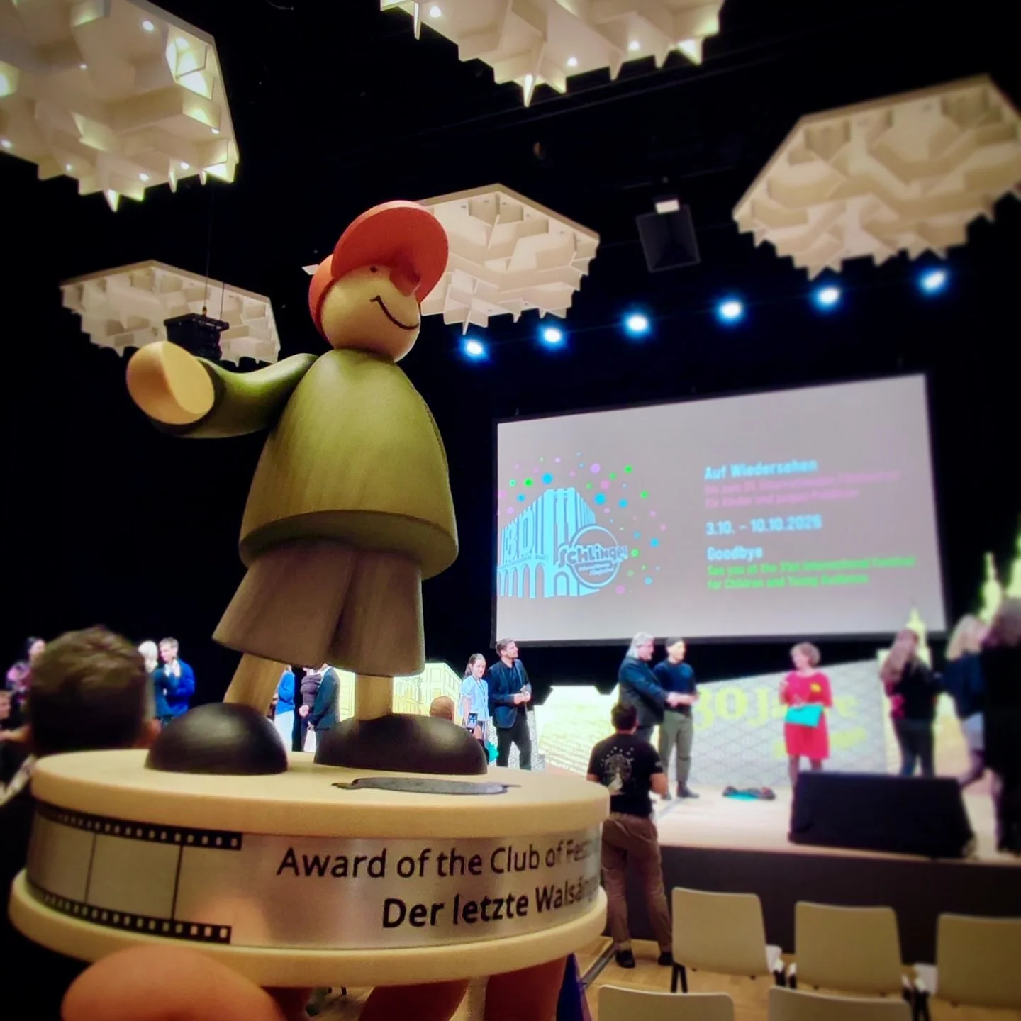 🏆 We won our first award at @schlingel_filmfestival, and it couldn’t be more special. @thelastwhalesinger received the “Club of Festivals” award, chosen by a jury of 36 children’s festival directors and programmers from aroun