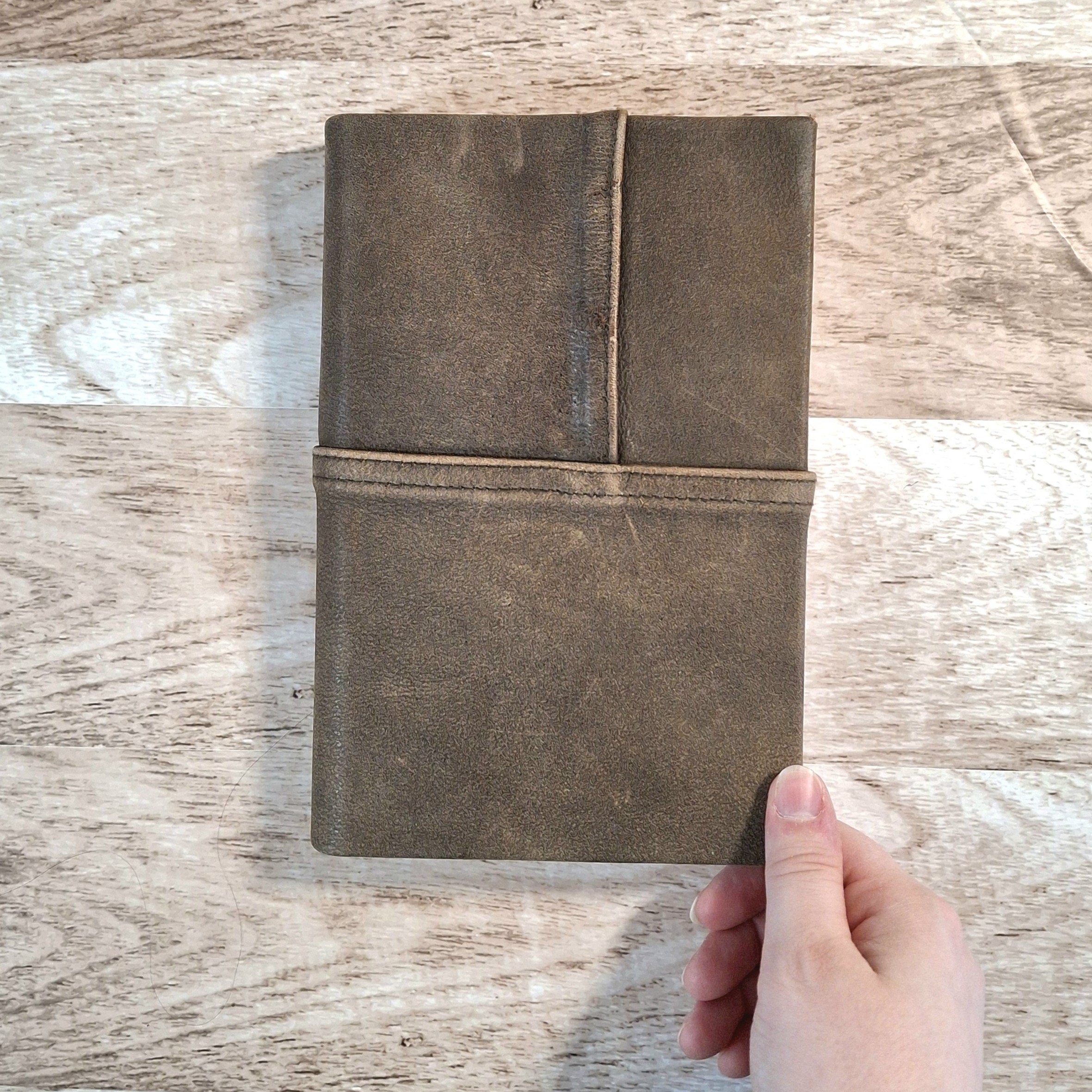 BUNDLEBEEBINDERY2.jpg