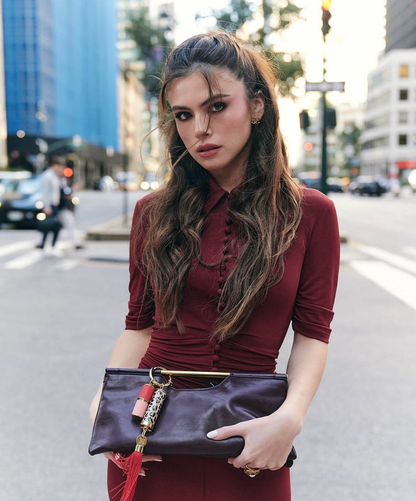 @isivivess_ for @carolinaherrera 
MakeUp #MayelaVazquez 
Hair @vanessa.ocando 

#NYFW27 #NYFWMakeUp #MakeUpLook #CarolinaHerrera