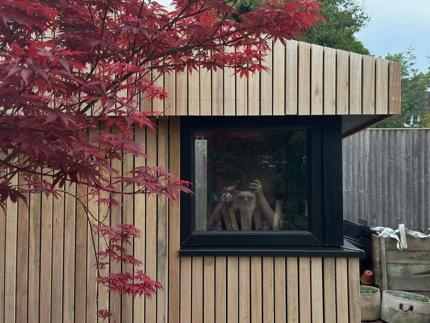 So we are just putting the finishing touches to our new potting shed design with today’s smart new staging installed ready for planting out the seeds for next years crops.  #shed #sheddesign #workshop #gardenstudio #pottingshed #gardenbuildings