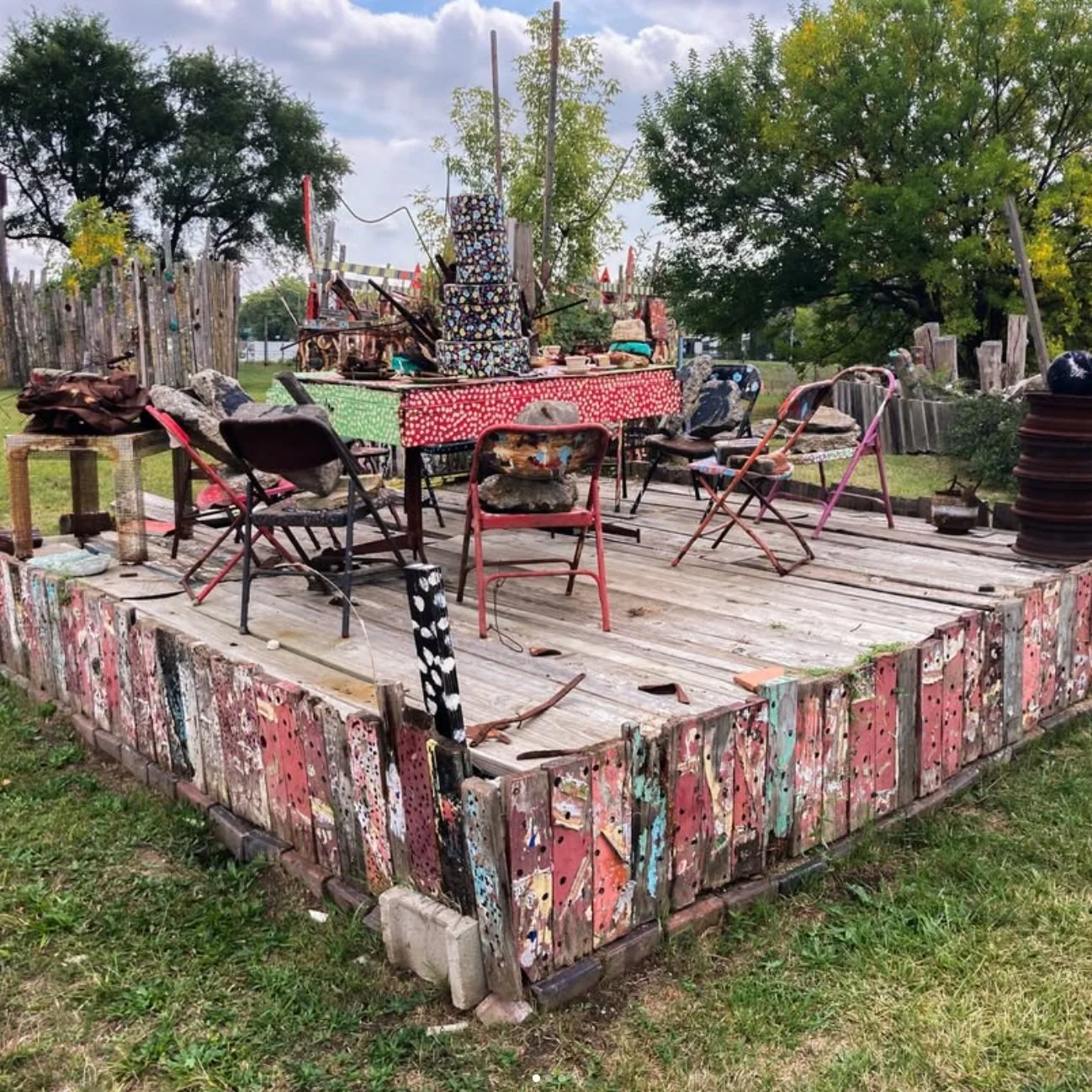 Detroit artist Olayami Dabls will be in the UM Institute for Humanities Gallery @umichhumanities today, hosting his exhibition, Grand Vision, and open to sharing stories and striking up conversations with visitors. 

Dabls is the irrepressible founde