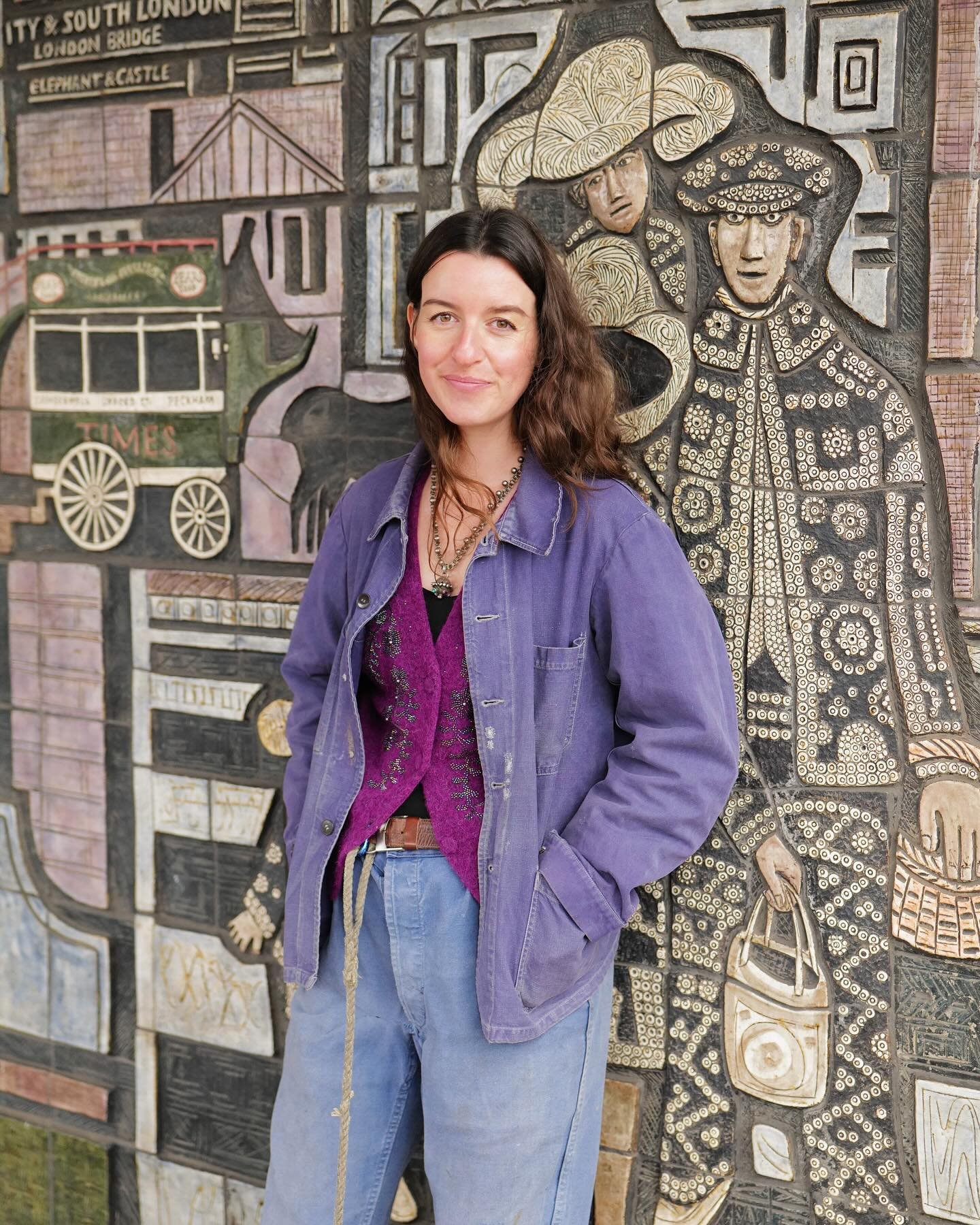 Earlier this summer my hilarious and talented pal @sophieedavidson took my portrait 📸 Thank you Sophie 😊 We decided to do it in front of one of my fav local landmarks to where we both live, in Camberwell. 

What you can glimpse behind me here is th