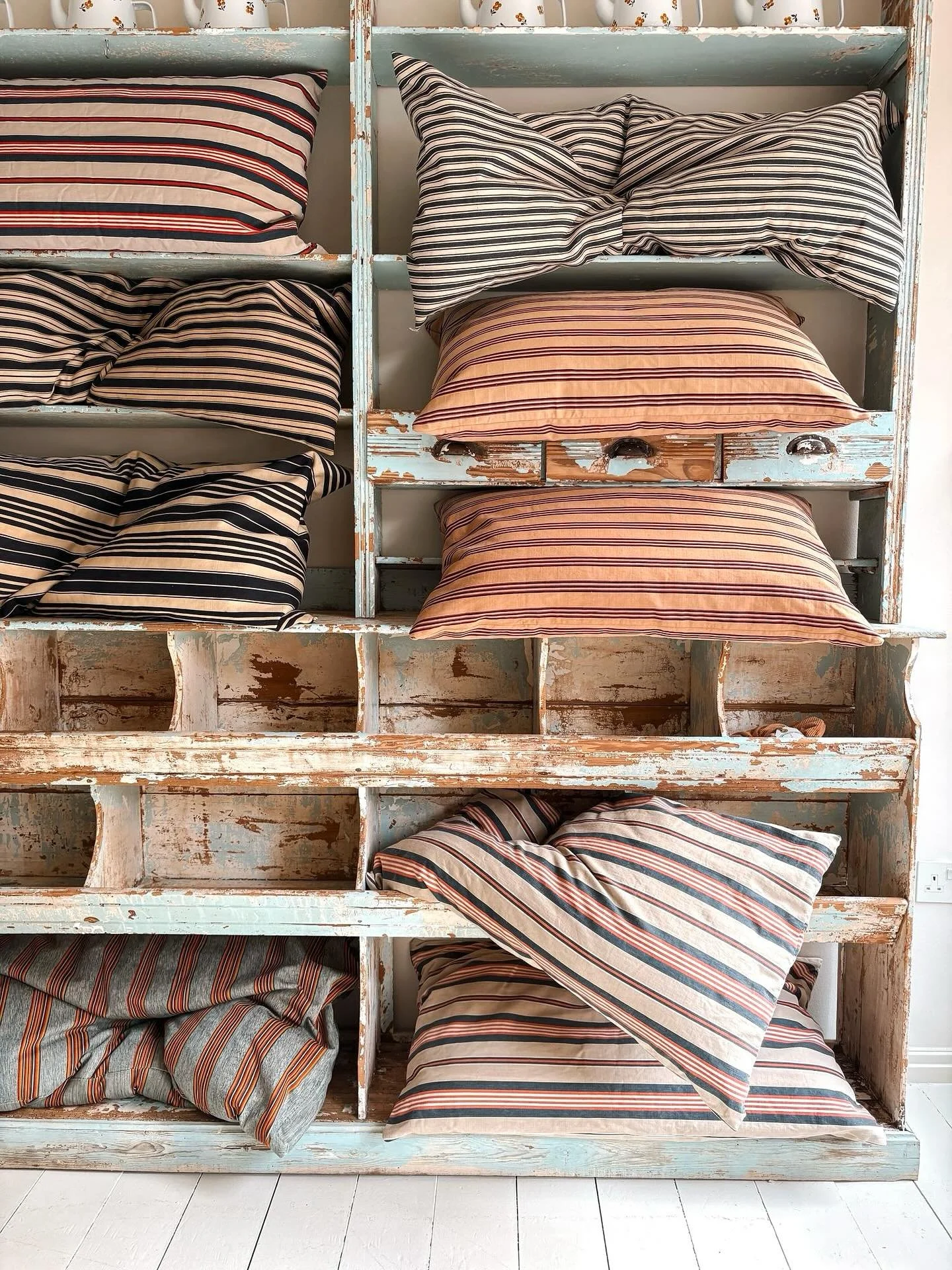 A large run of fantastic and original mid century, hand made Swedish 🇸🇪 soft pillows are now on sale with the fantastic Vix at @faegerandco , in store and on her website. Run, don&rsquo;t walk! If you fancy one!
